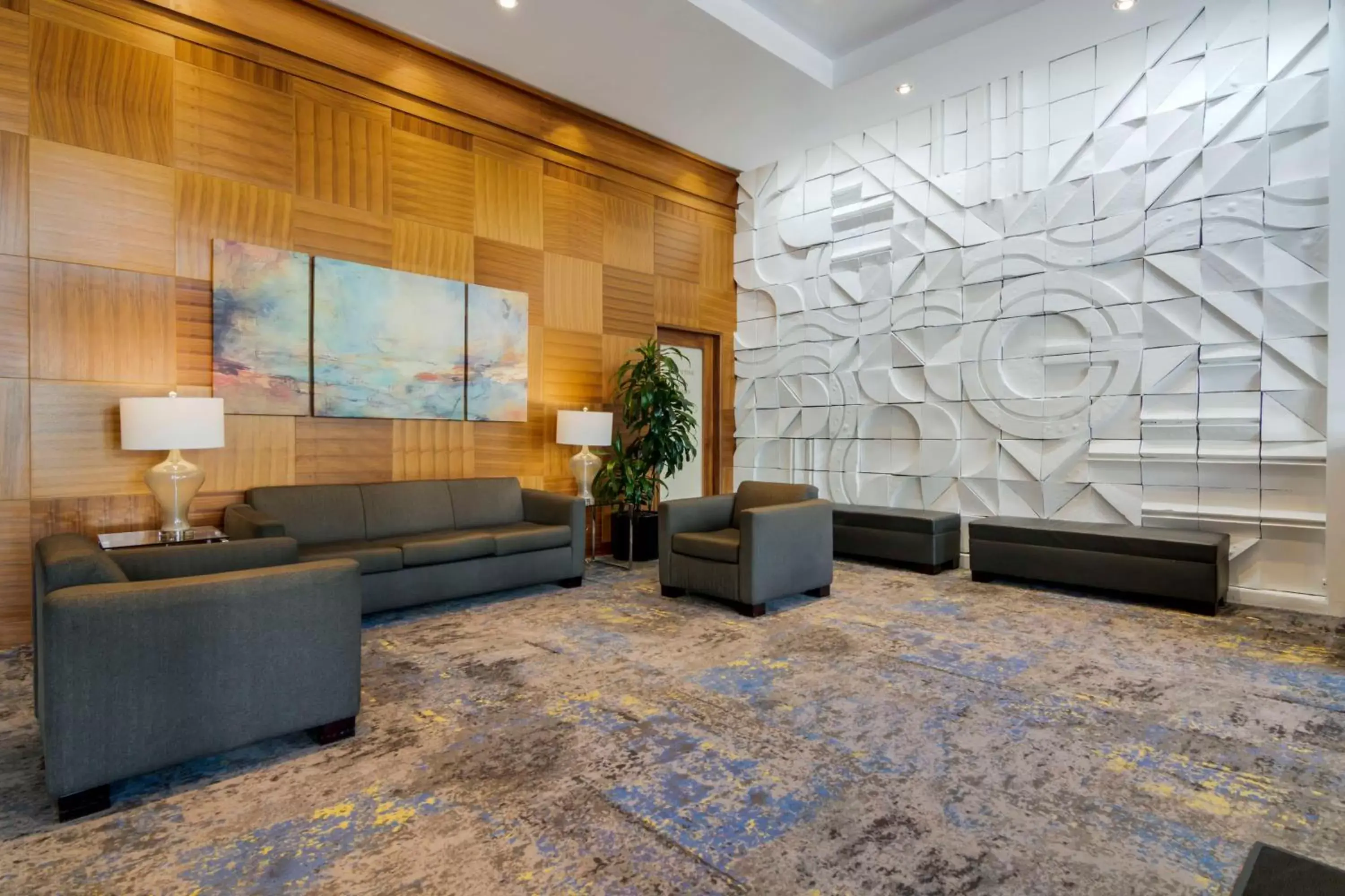 Lobby or reception, Seating Area in Best Western Premier Chateau Granville Hotel & Suites & Conference Centre