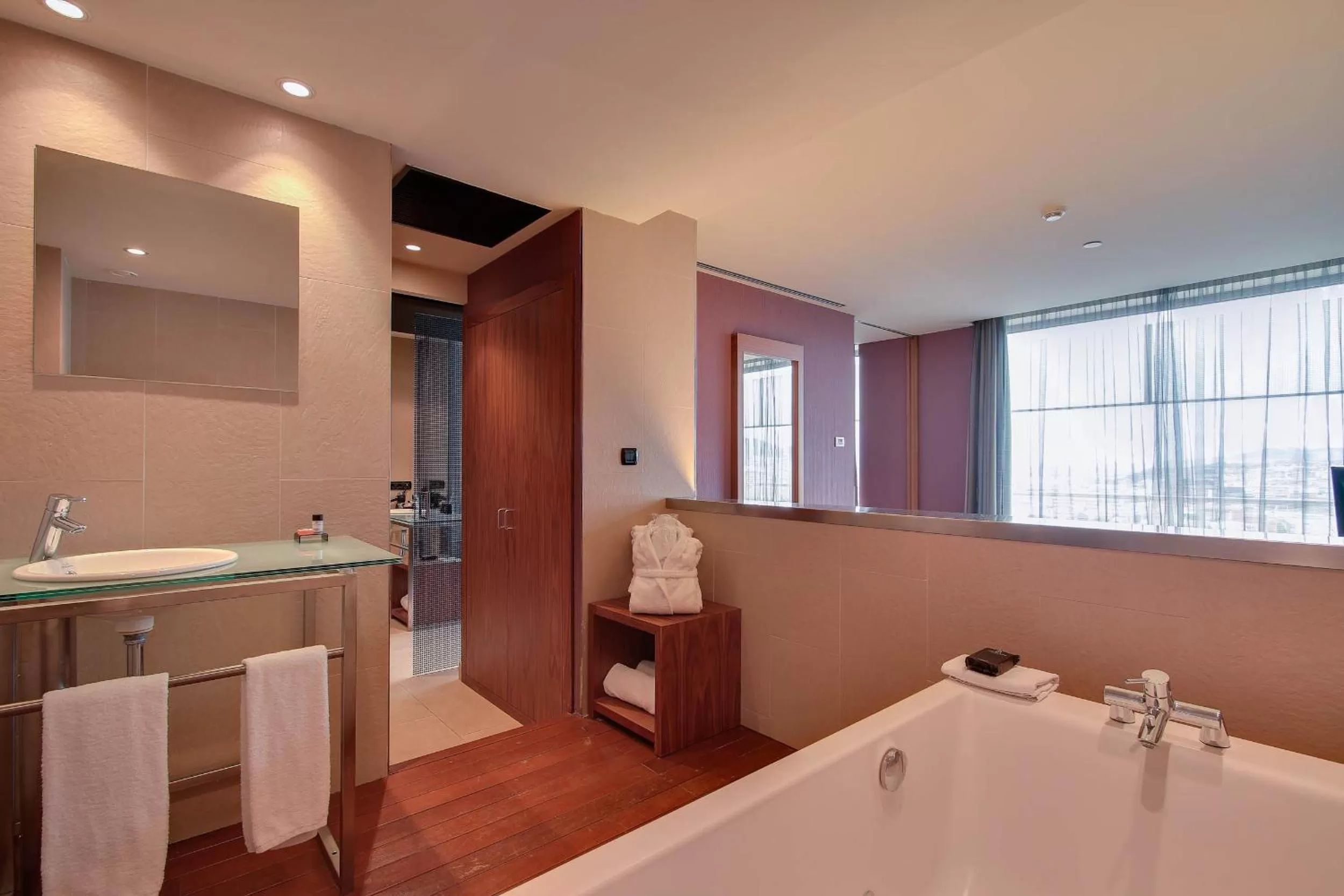 Bathroom in Hotel Badalona Tower