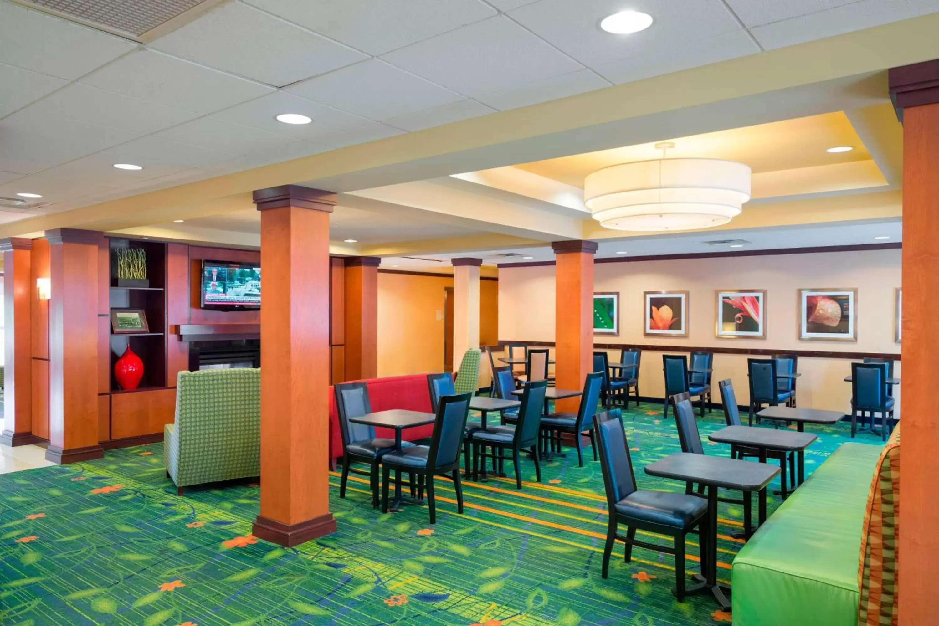 Breakfast, Restaurant/Places to Eat in Fairfield Inn & Suites Huntingdon Raystown Lake