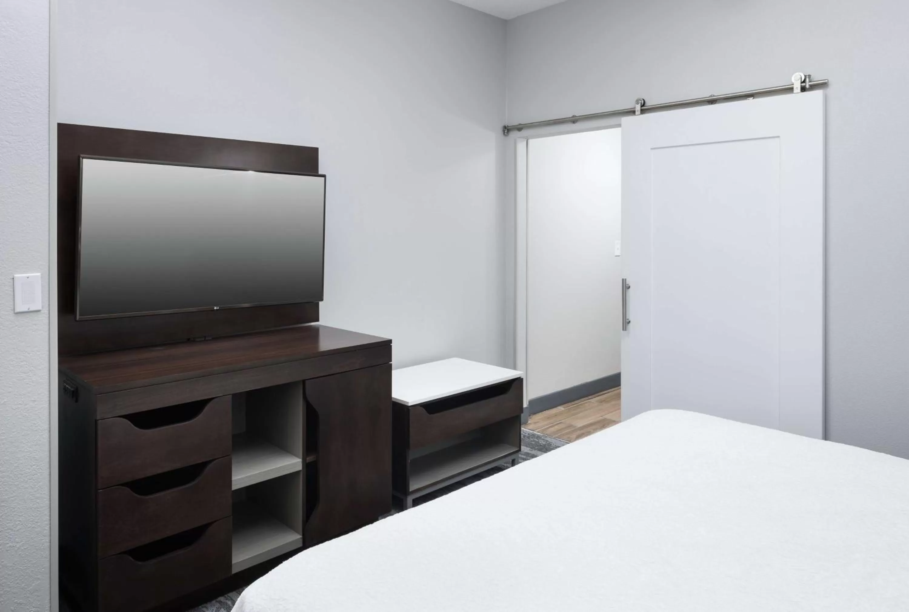 Bedroom, Bed in Hampton Inn & Suites Atlanta-Downtown