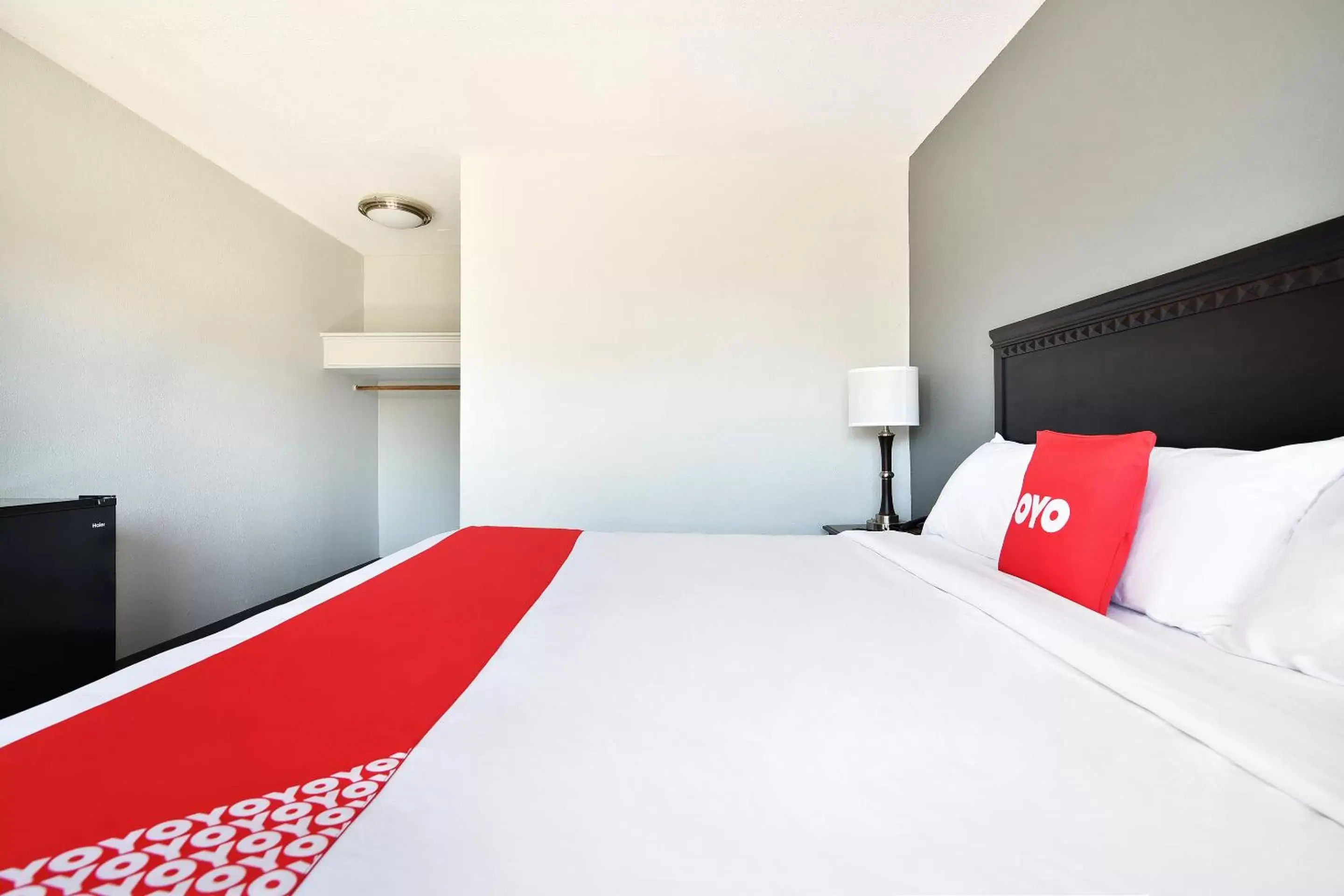 Bedroom, Bed in OYO Hotel Shreveport Airport North