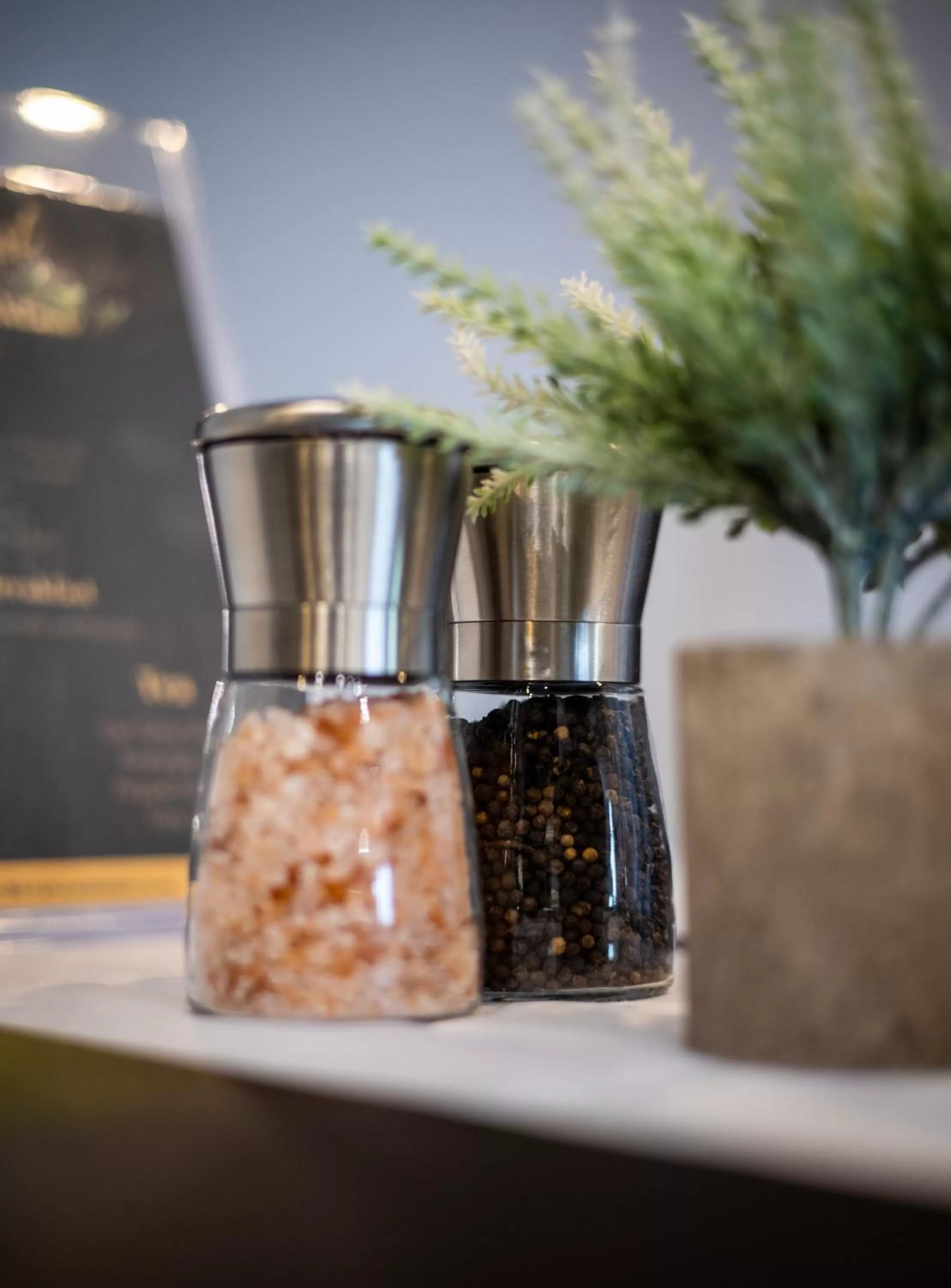 Restaurant/places to eat in The Angharad Hotel and Restaurant