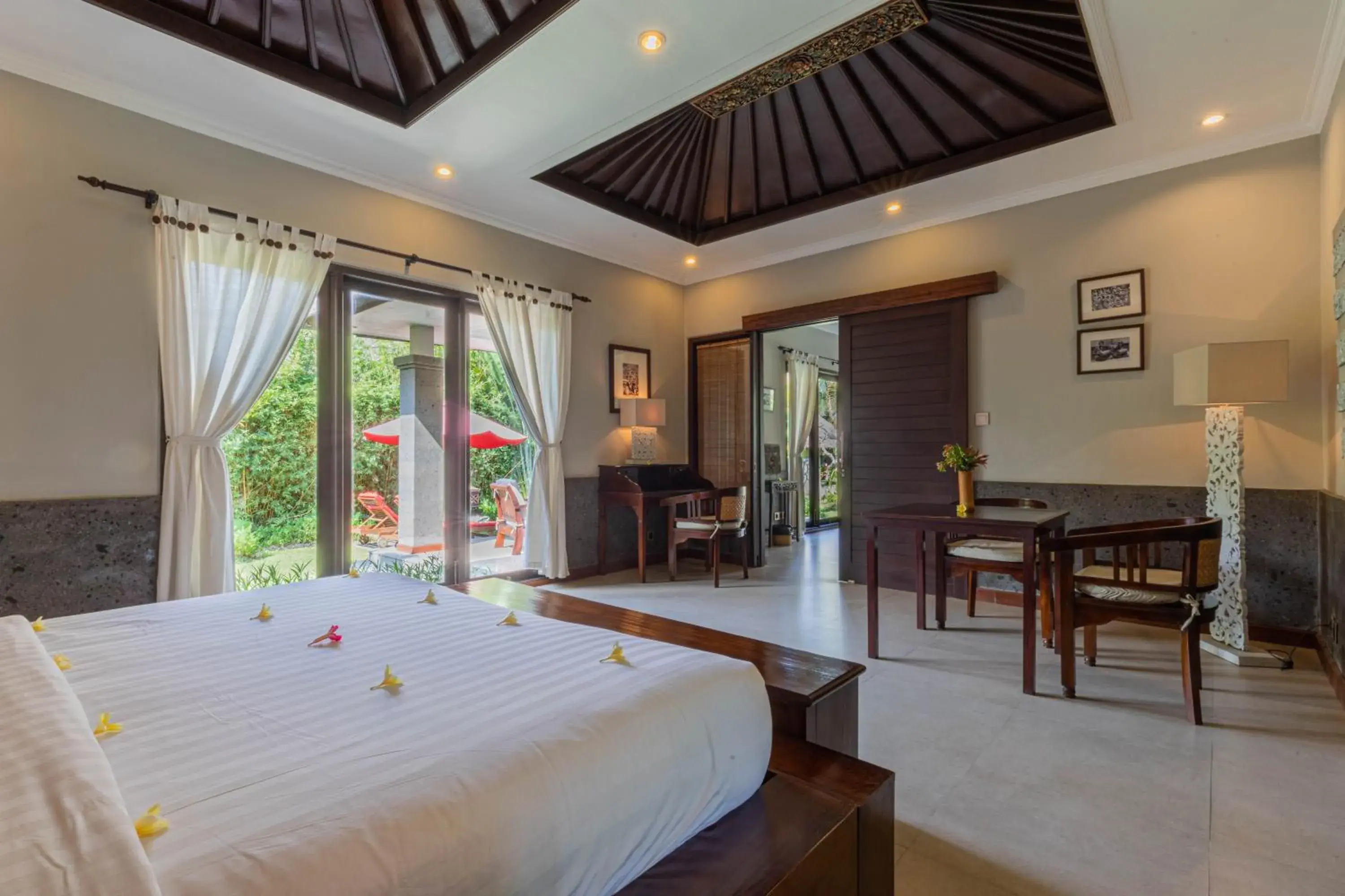 Bed in Suara Air Luxury Villa Ubud