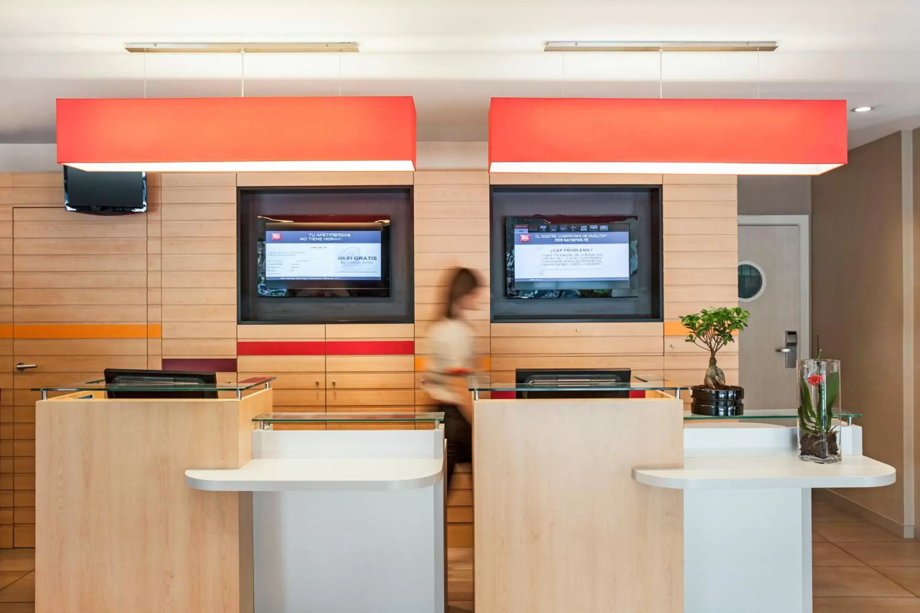 Lobby or reception in Ibis Barcelona Mollet