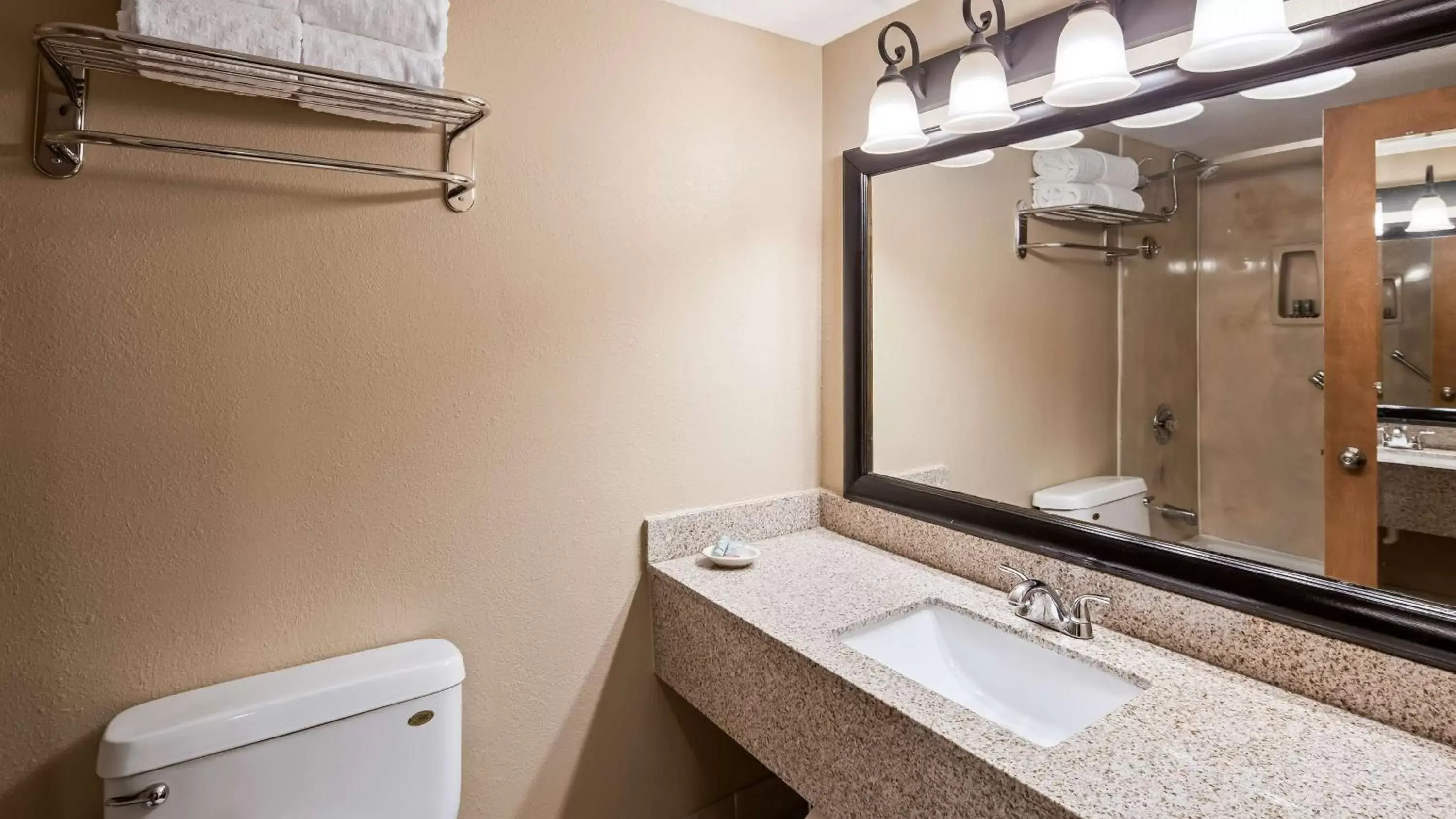 Bathroom in Best Western Greenfield Inn