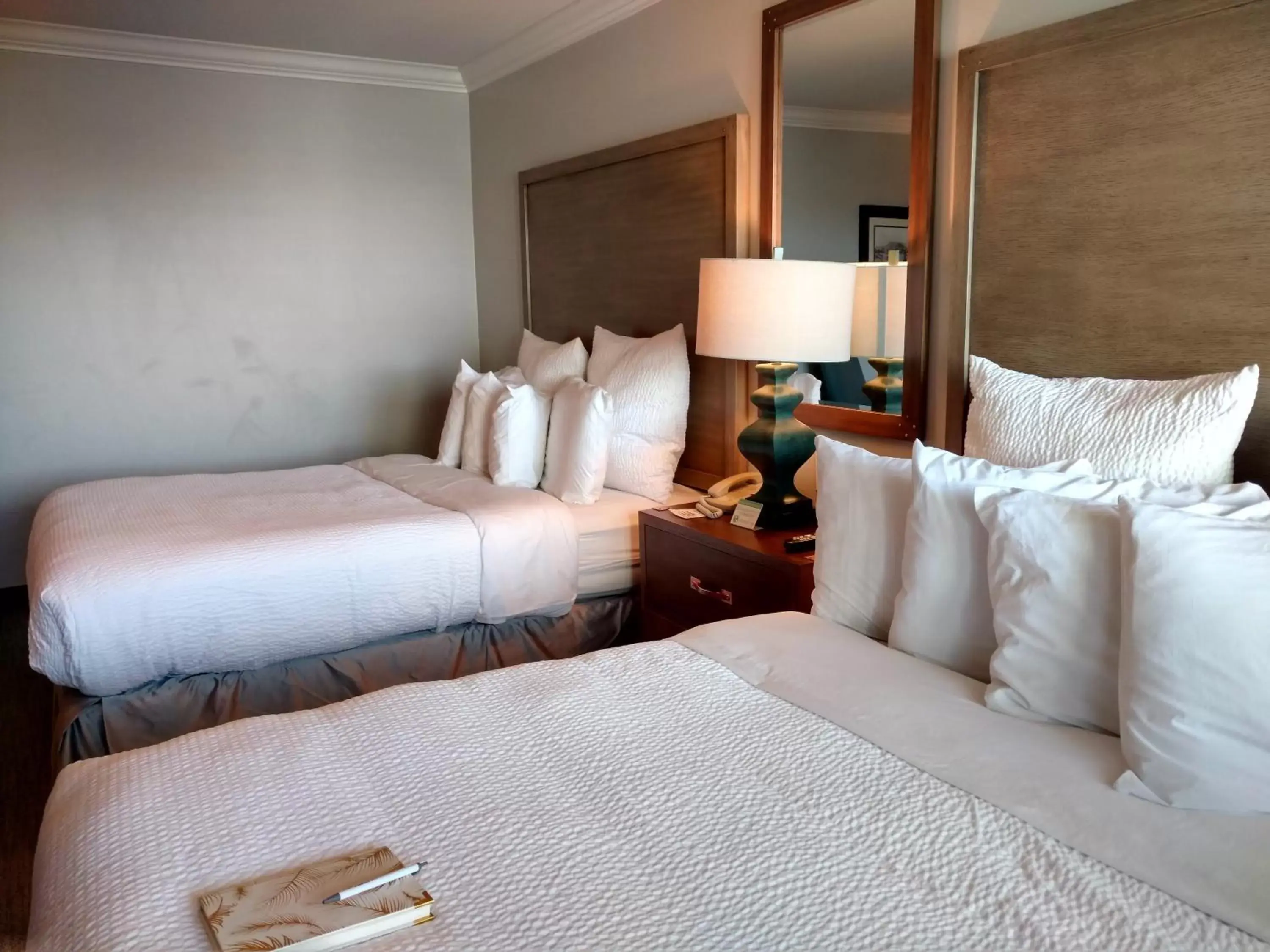 Bedroom, Bed in 456 Embarcadero Inn & Suites