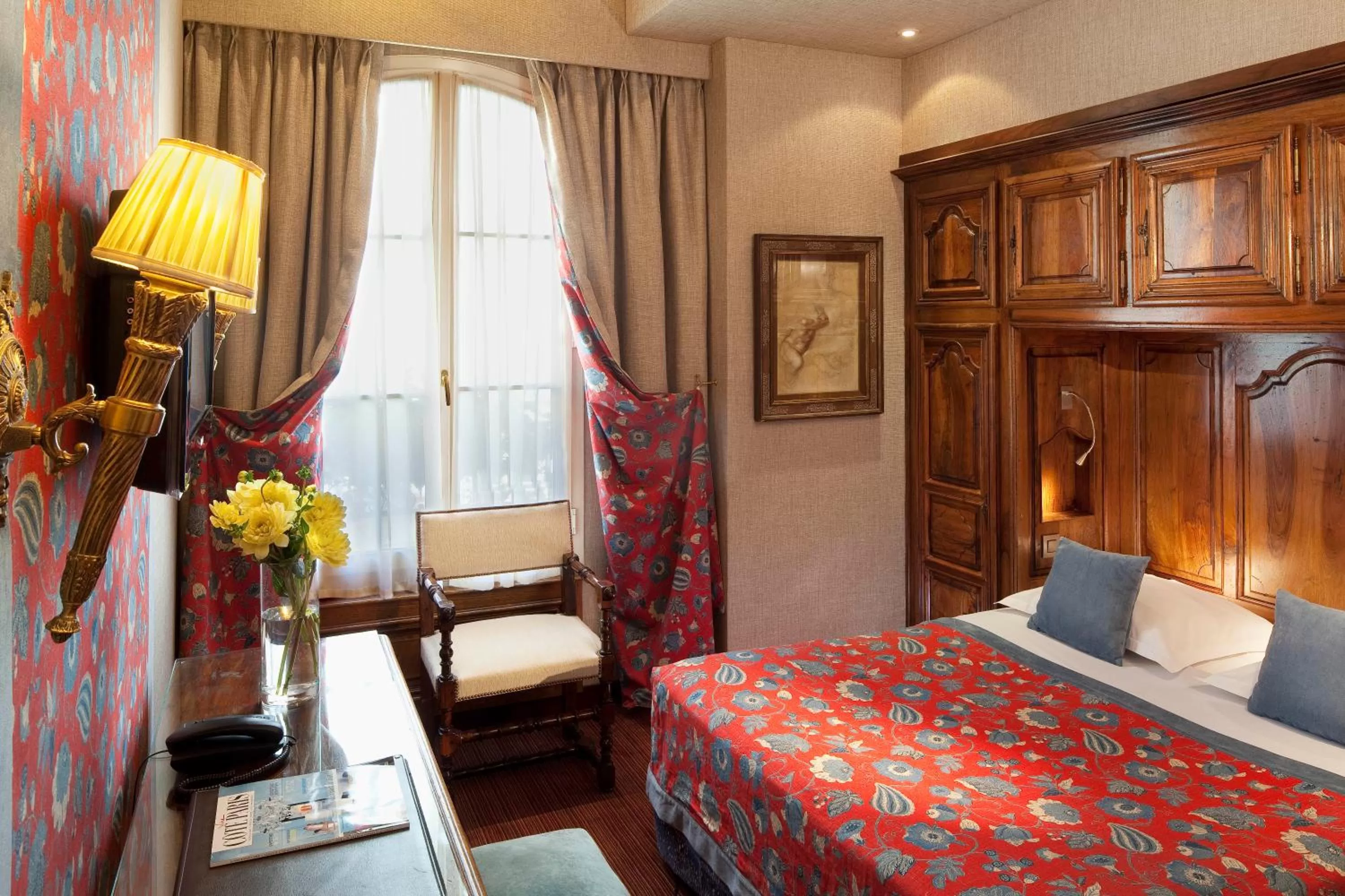 Bedroom, Bed in Hotel Left Bank Saint Germain