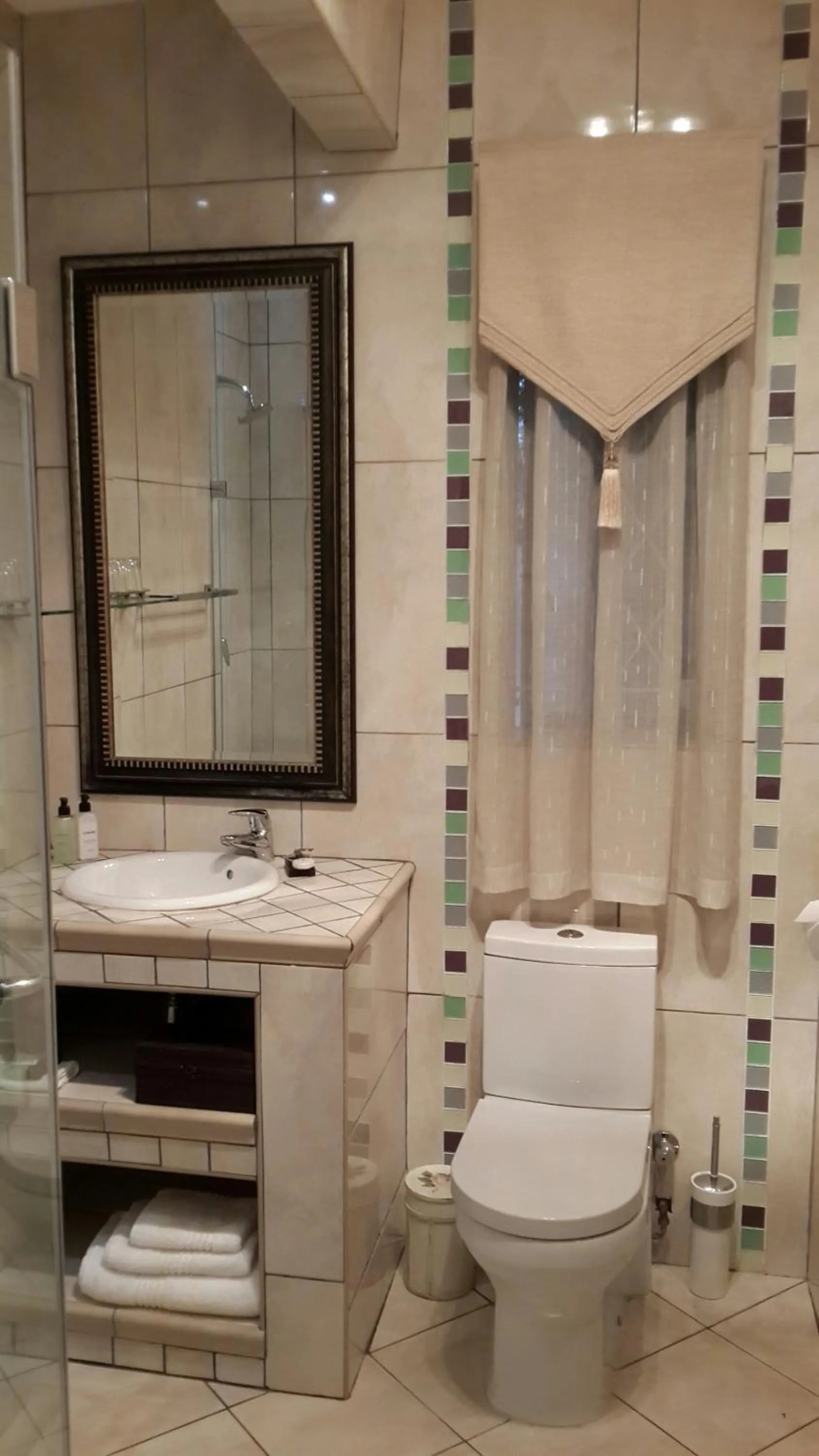 Bathroom in Royal Ridge Guesthouse