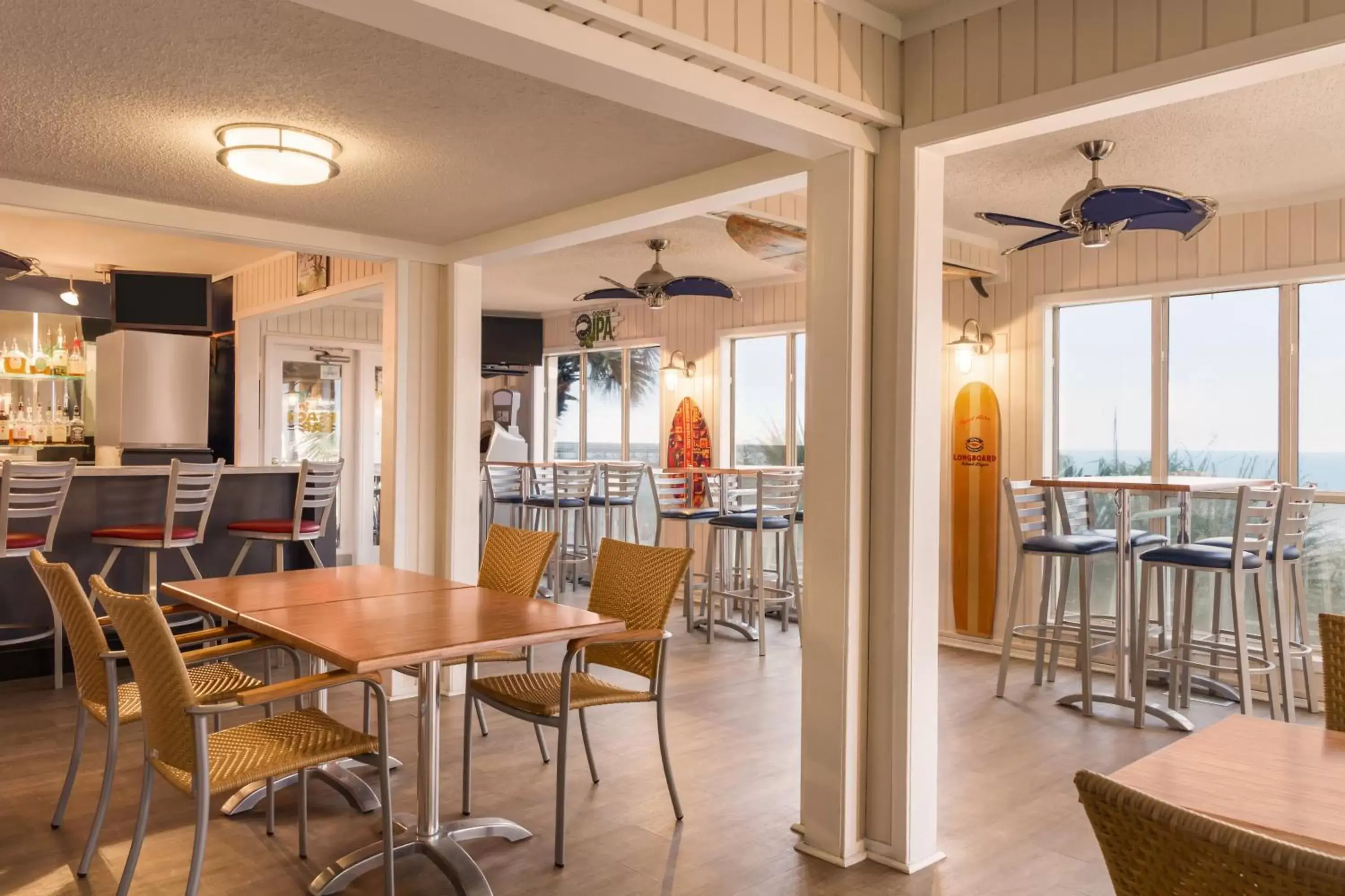 Food and drinks, Restaurant/Places to Eat in Surfside Beach Oceanfront Hotel