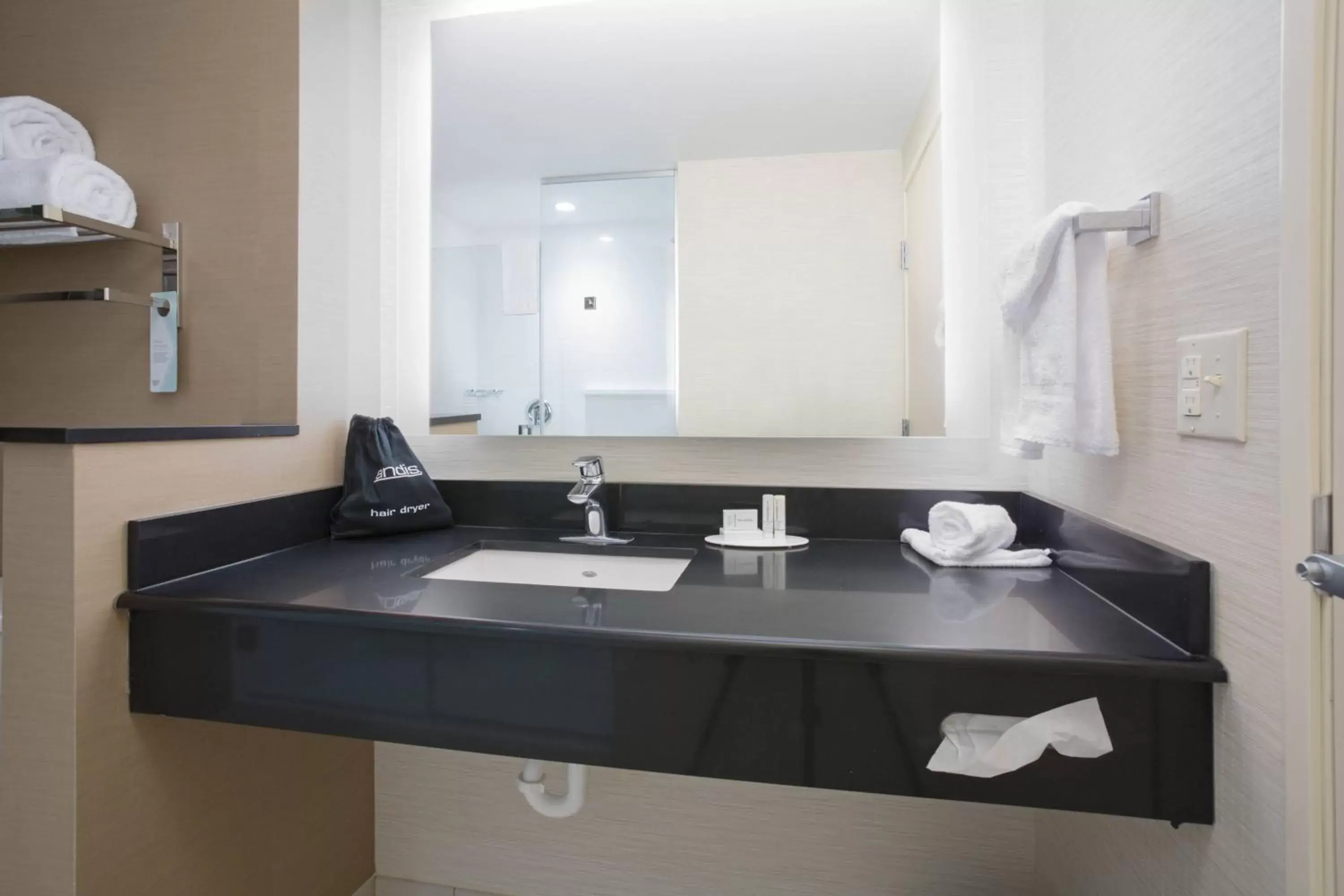 Bathroom in Fairfield Inn & Suites by Marriott Burlington