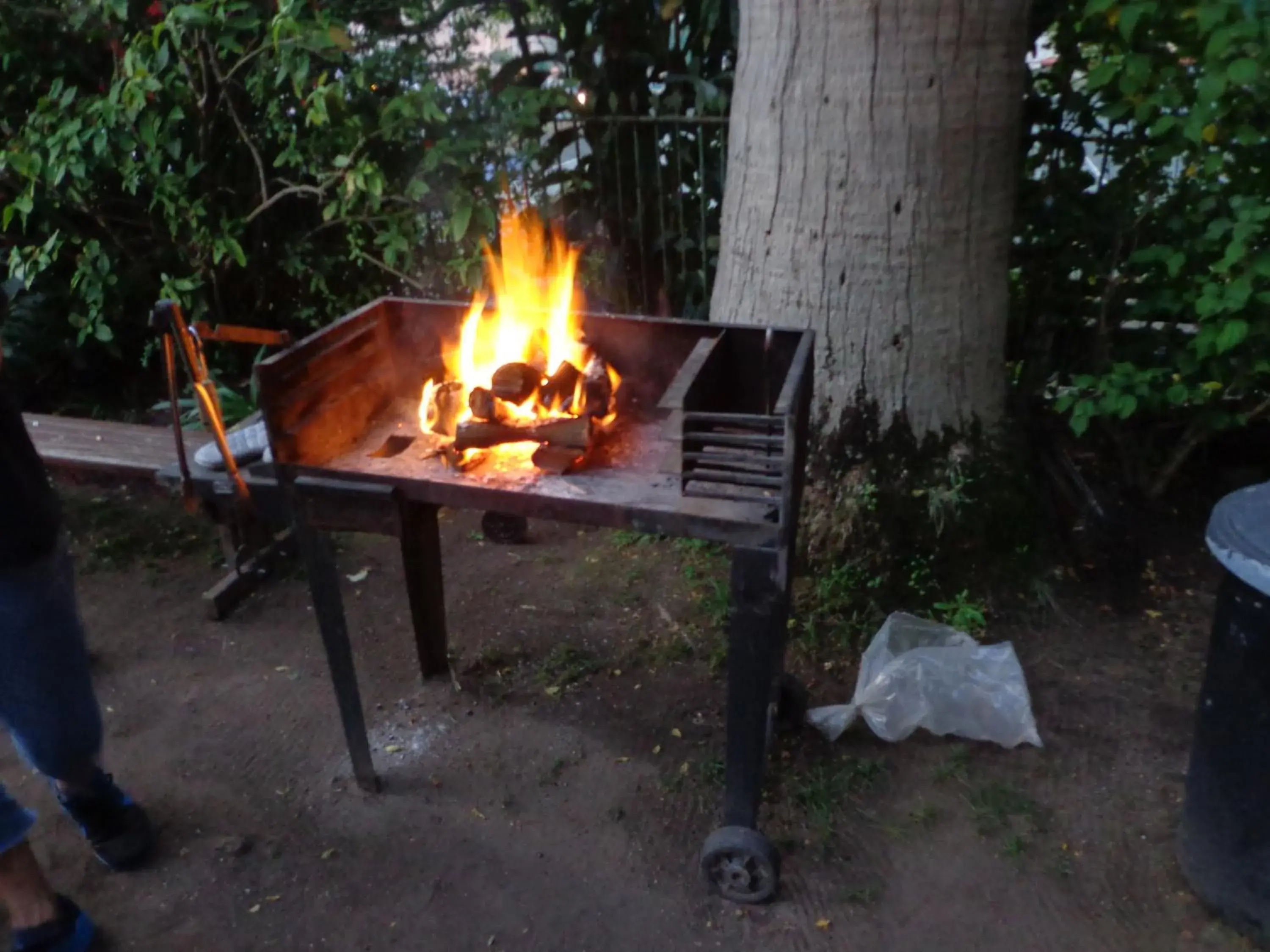 BBQ Facilities in Ashanti Lodge Backpackers