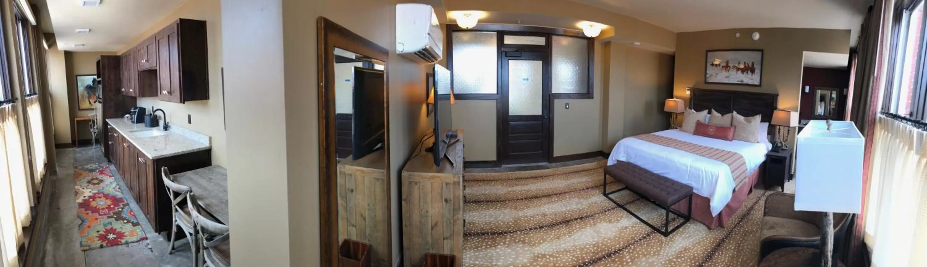 Photo of the whole room, Bed in Frontier Hotel Pawhuska