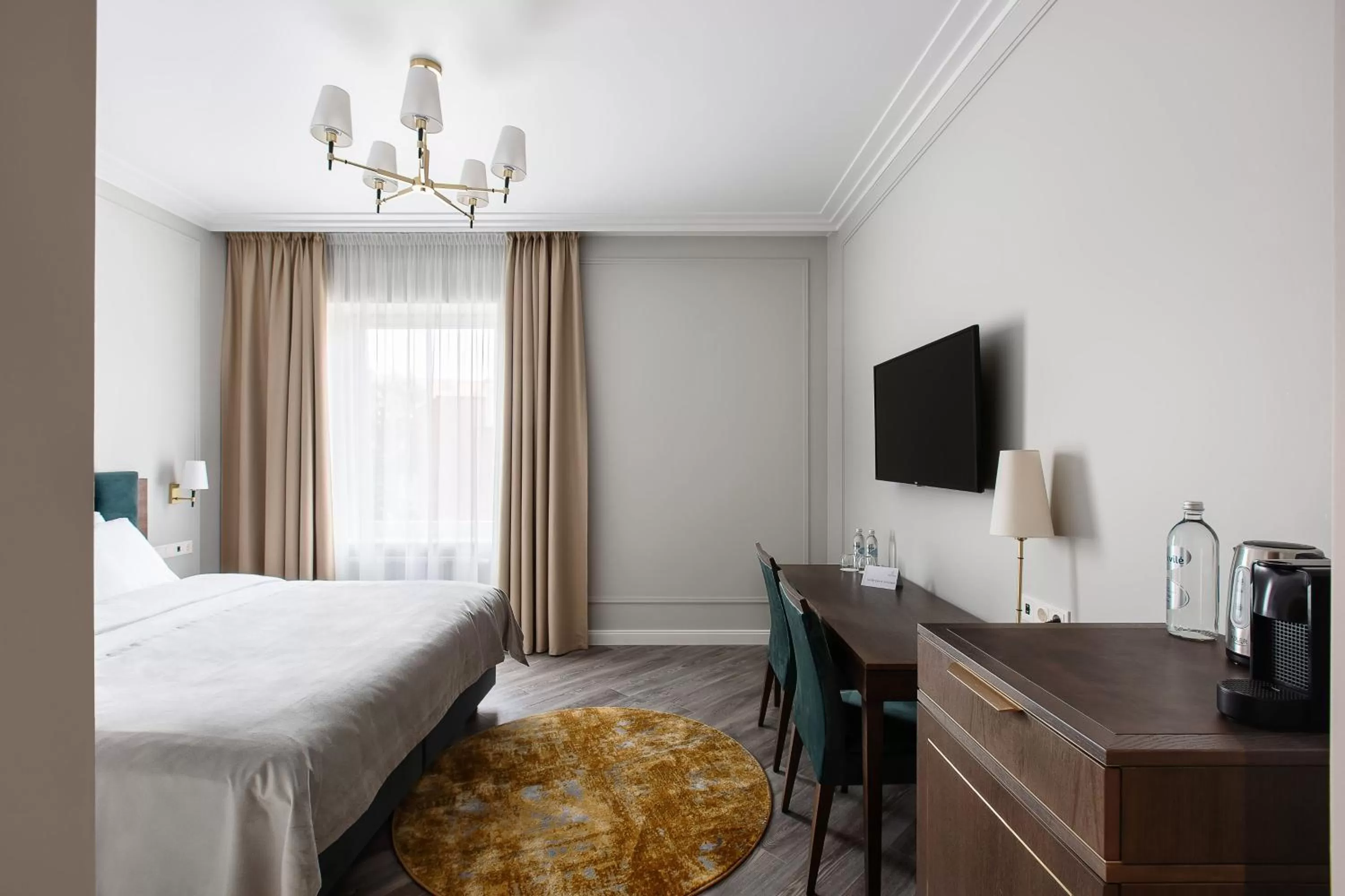 Communal lounge/ TV room, Bed in VICTORIA Hotel Klaipėda