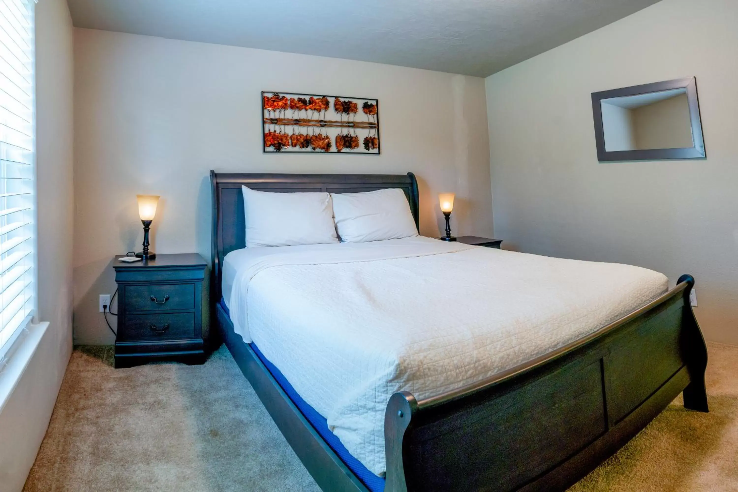Bedroom, Bed in Callahan's Lodge