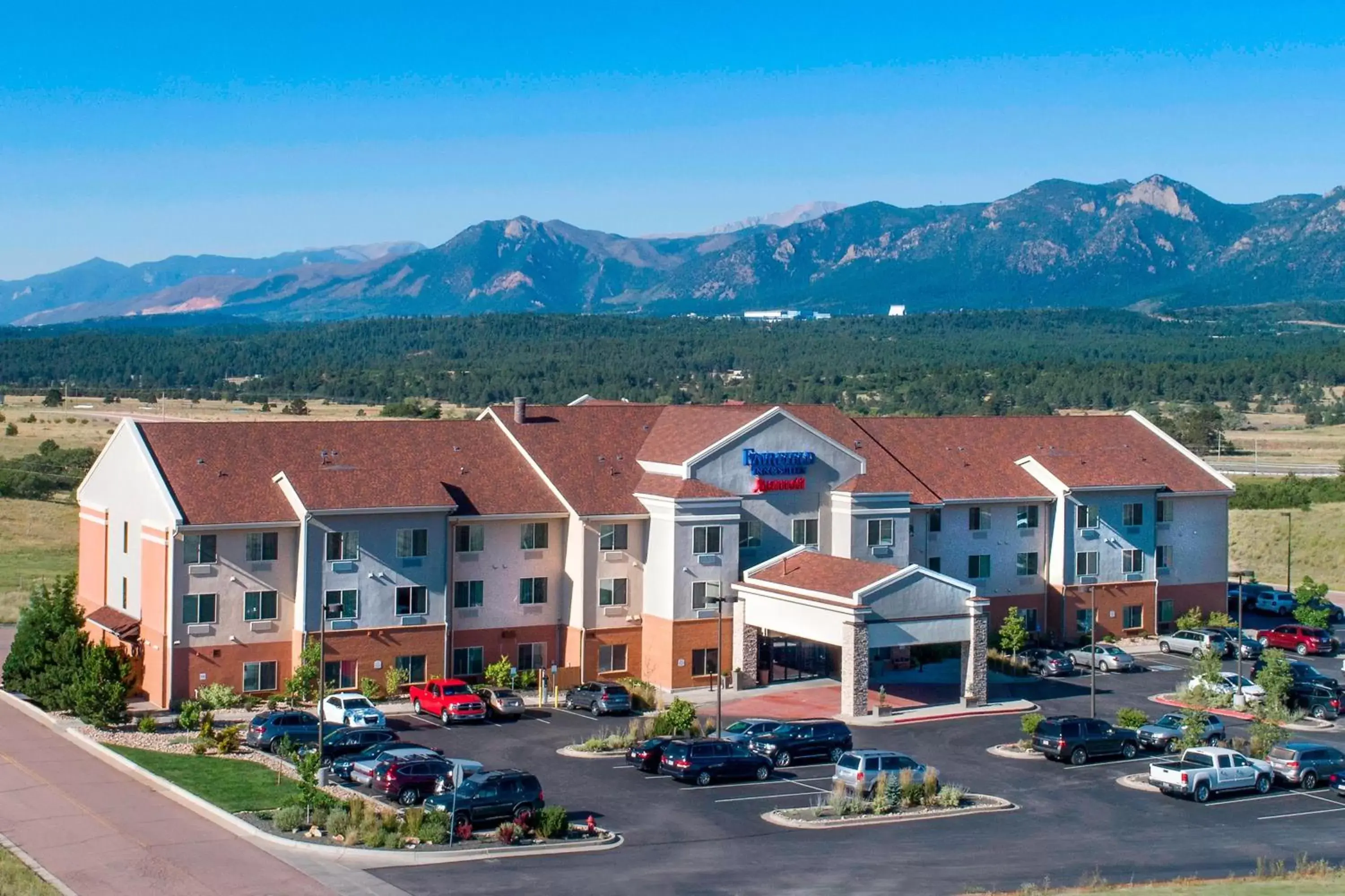 Property building, Mountain View in Fairfield Inn and Suites by Marriott Colorado Springs North Air Force Academy