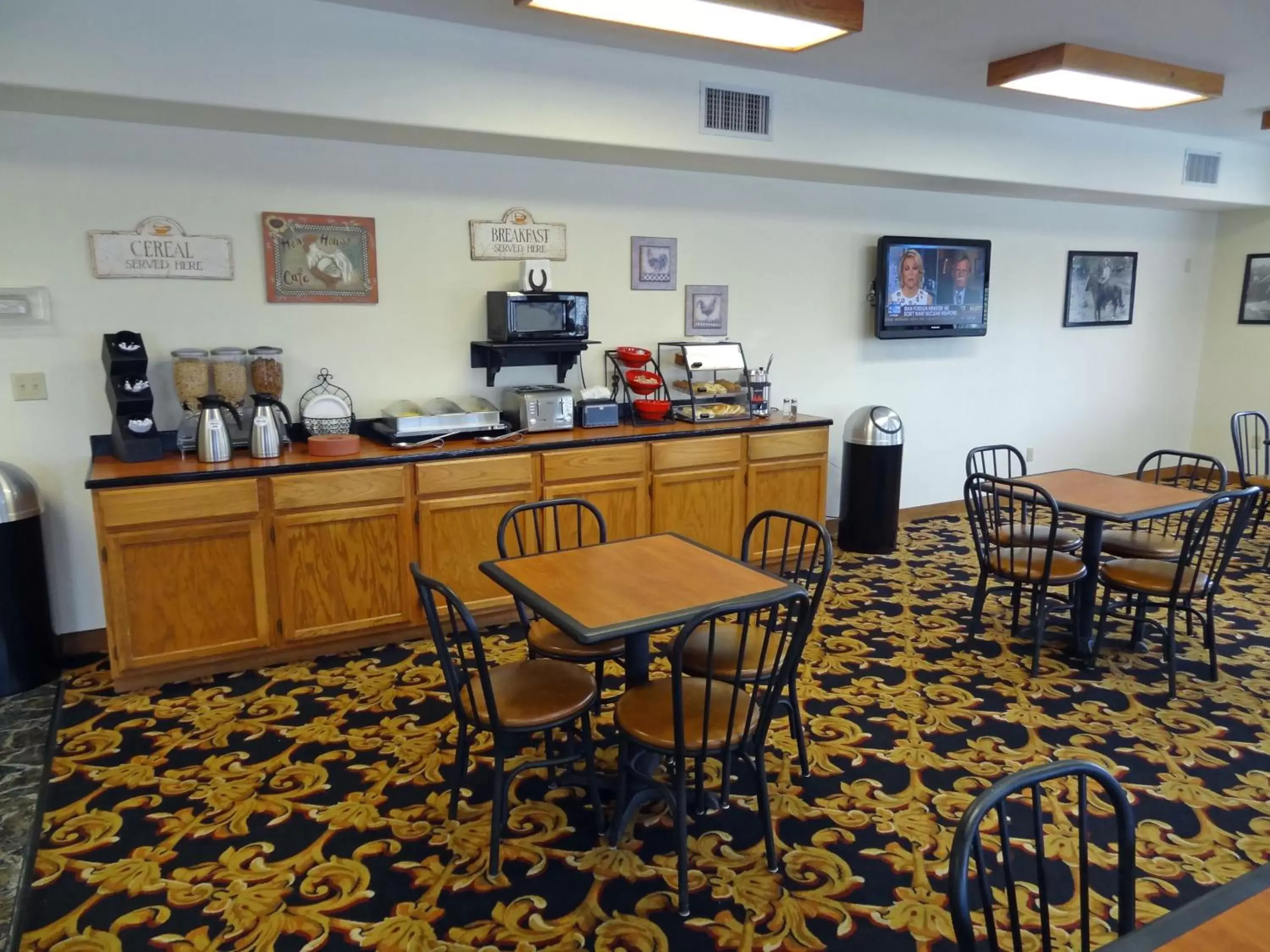 Restaurant/Places to Eat in Texas Inn Beeville