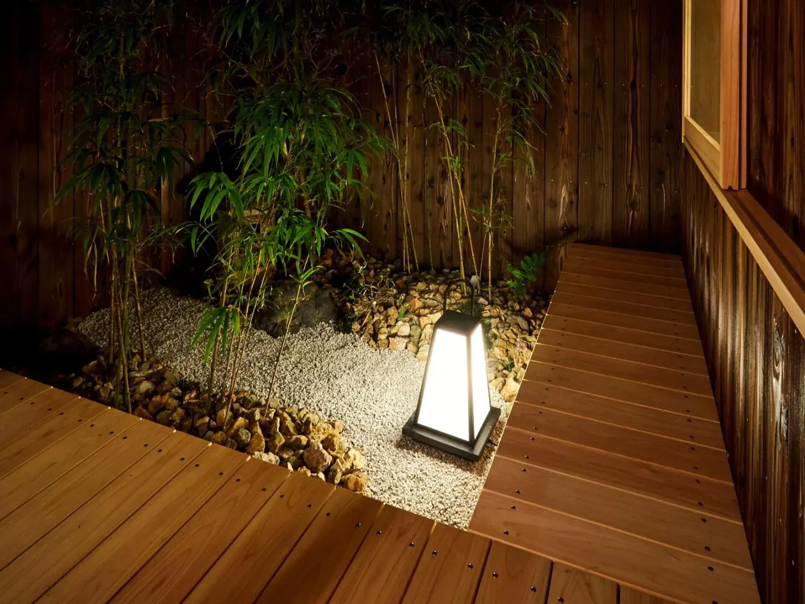 Garden in Rinn Nishiwakamatsu Garden in Rinn Nishiwakamatsu