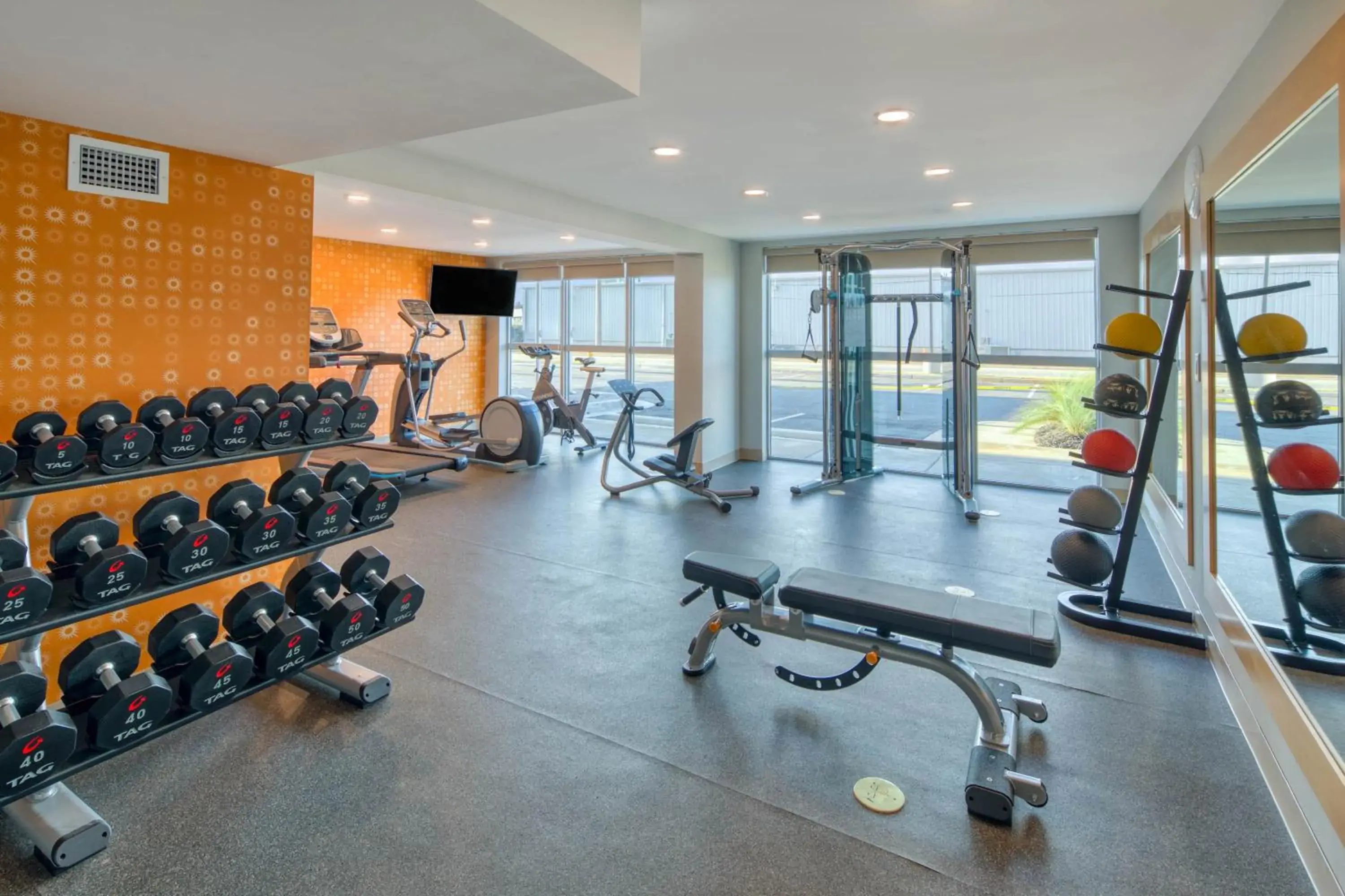 Fitness centre/facilities, Fitness Center/Facilities in La Quinta Inn & Suites by Wyndham Perry