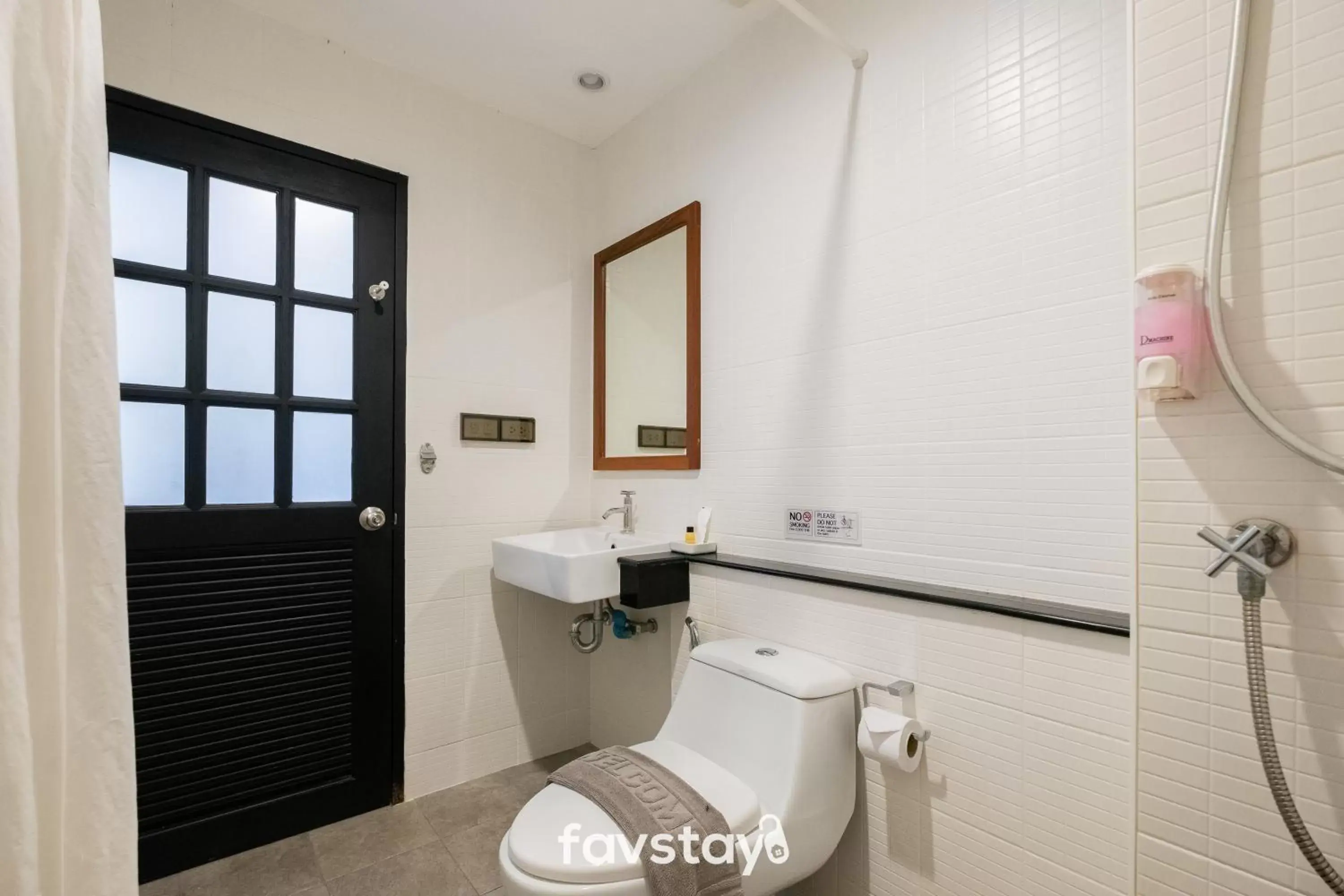 Bathroom in The Corner Lodge - SHA Extra Plus