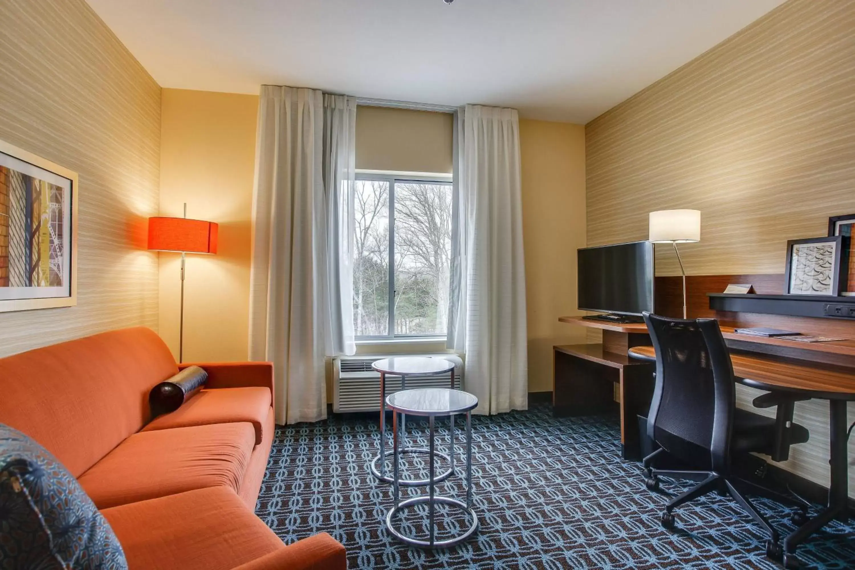 Living room, Seating Area in Fairfield Inn & Suites by Marriott Columbia