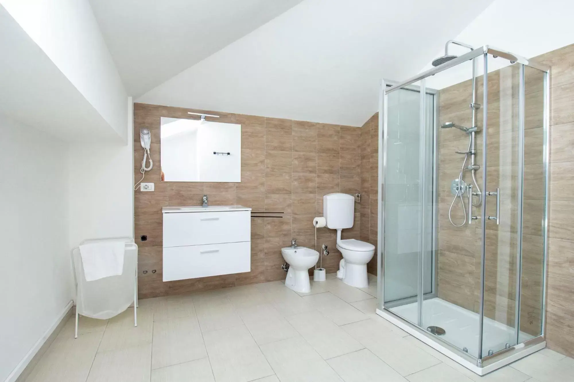 Bathroom in Royal Playa Suite and Apartament