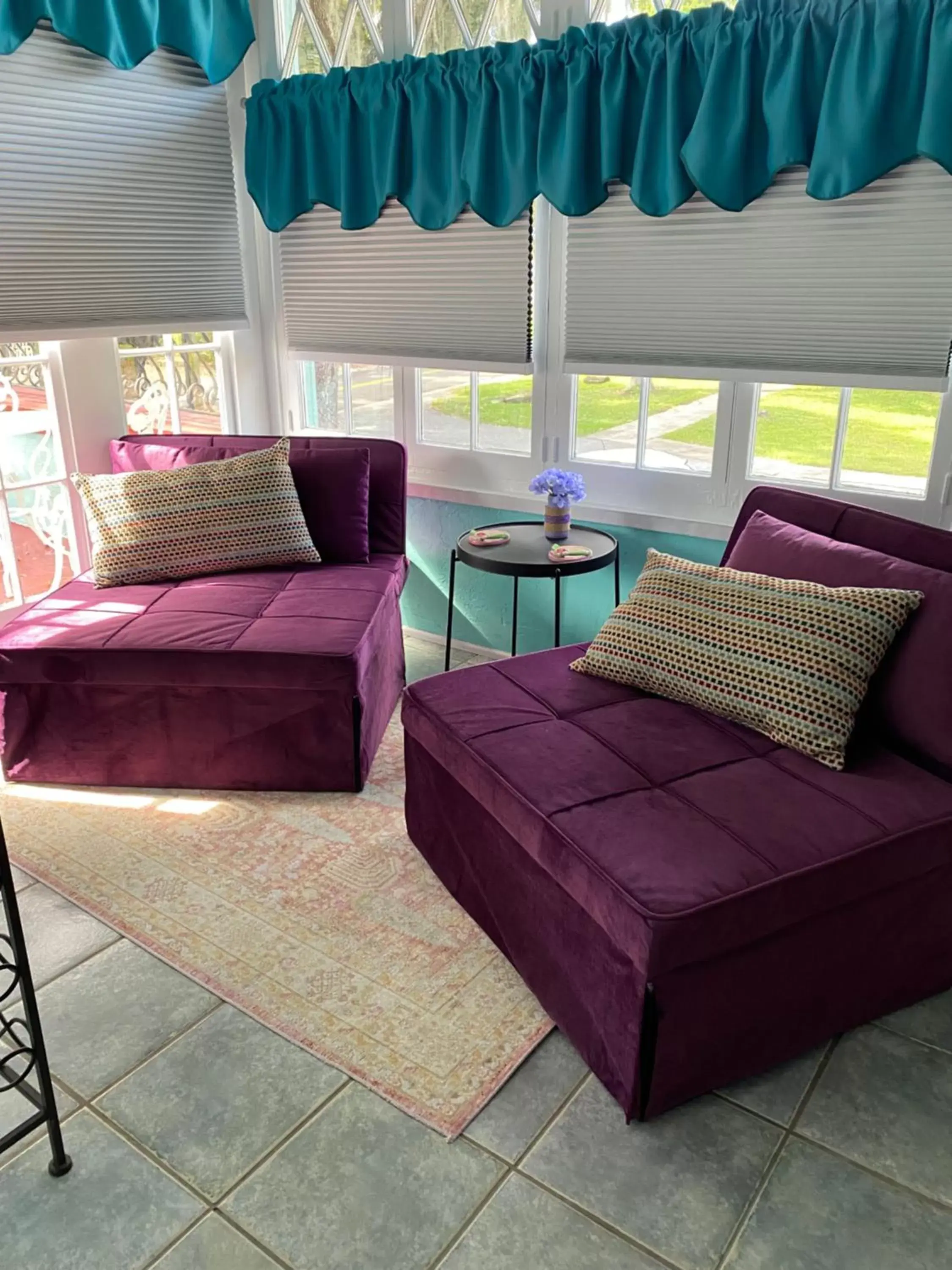 Seating Area in Ms. Maggie's South Country Inn