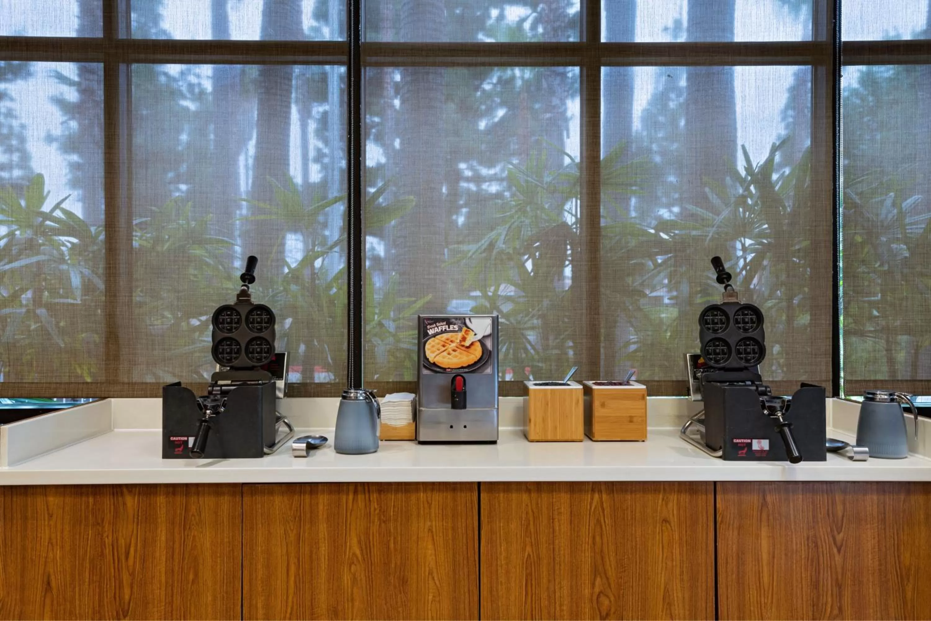 Breakfast in Springhill Suites by Marriott Anaheim Maingate