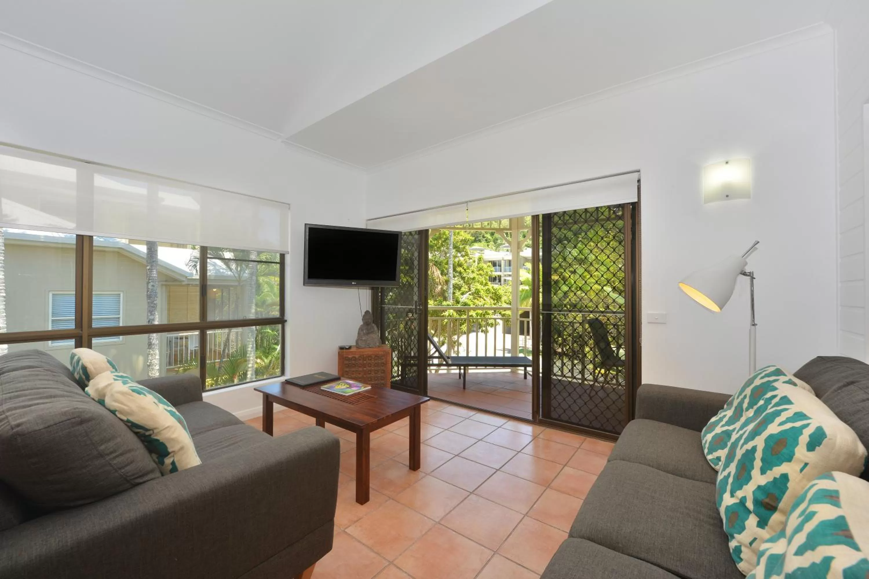 Living room in Driftwood Mantaray - Official Onsite Reception and Check In