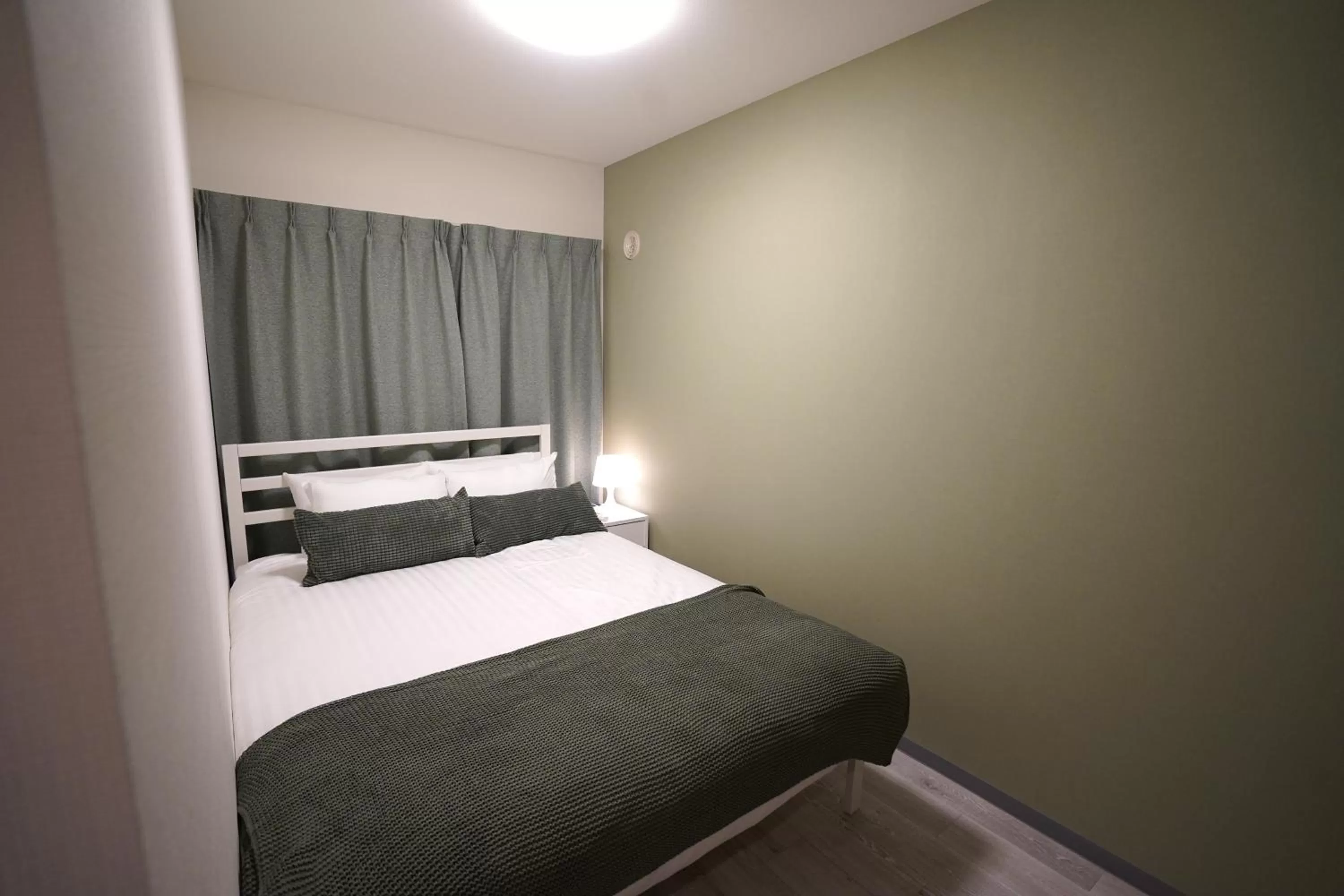 Bed in Glass Shiseikan