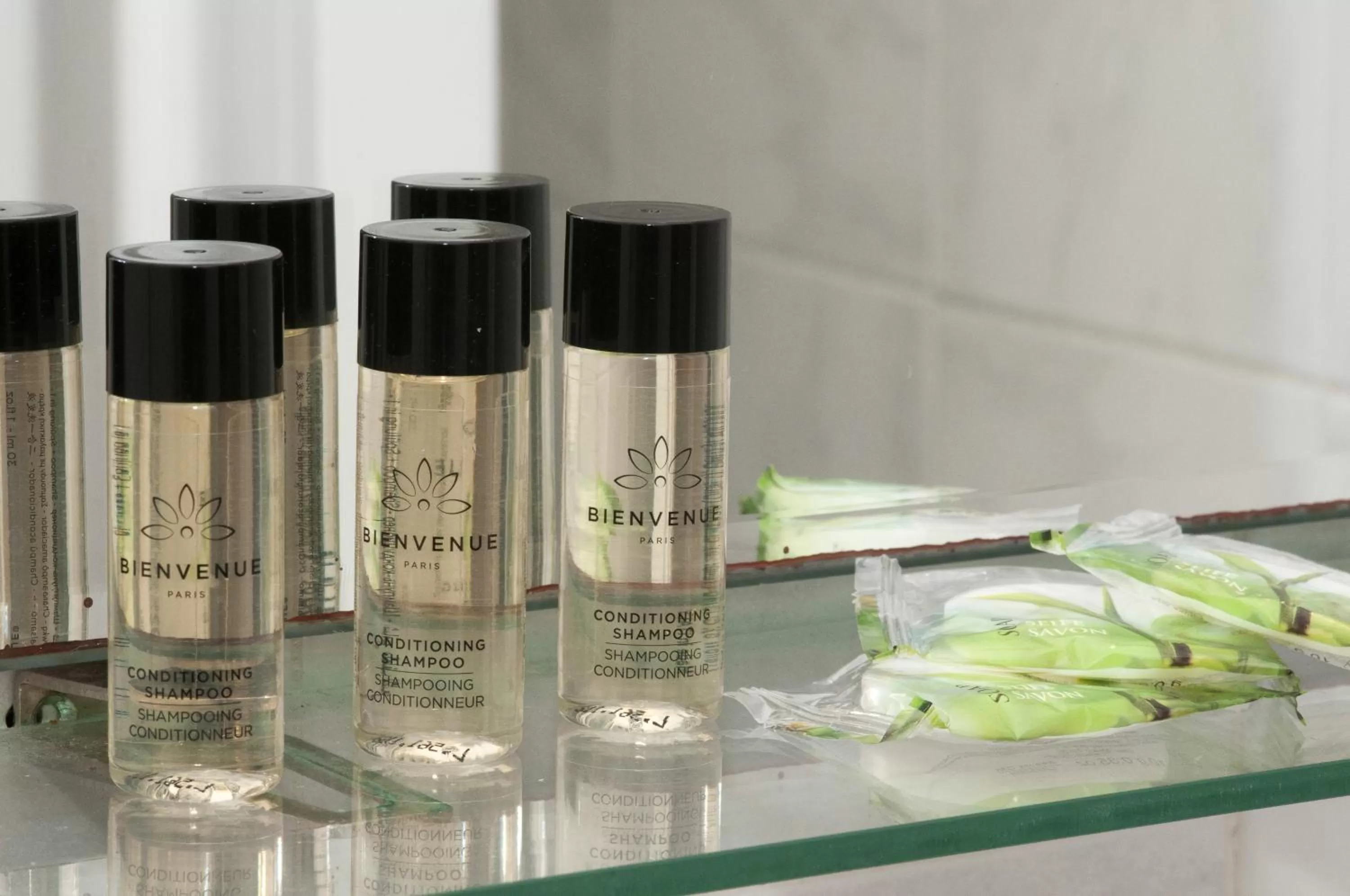 Toilet in Cecil Hotel