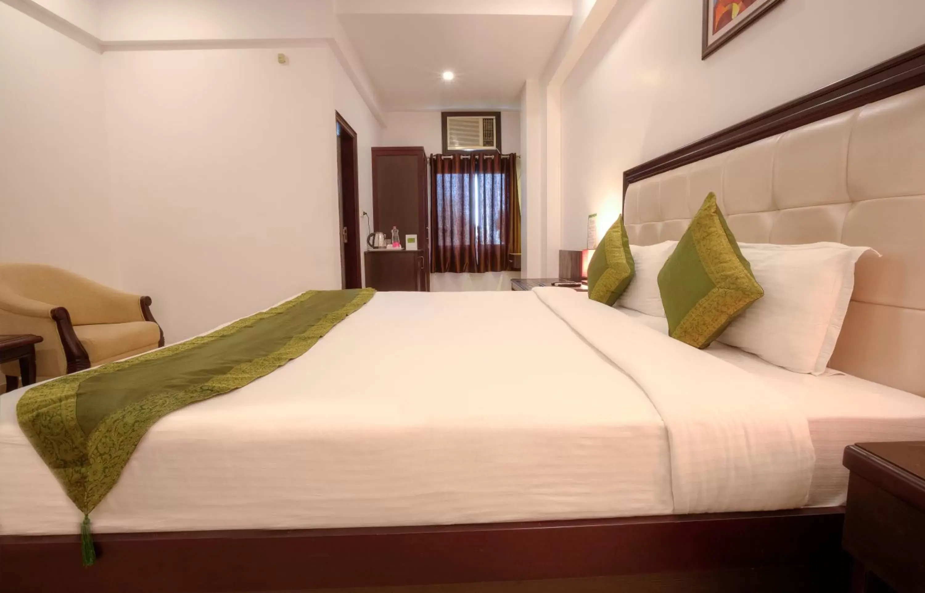 Bedroom, Bed in Treebo Trend Shivam Inn Haniman