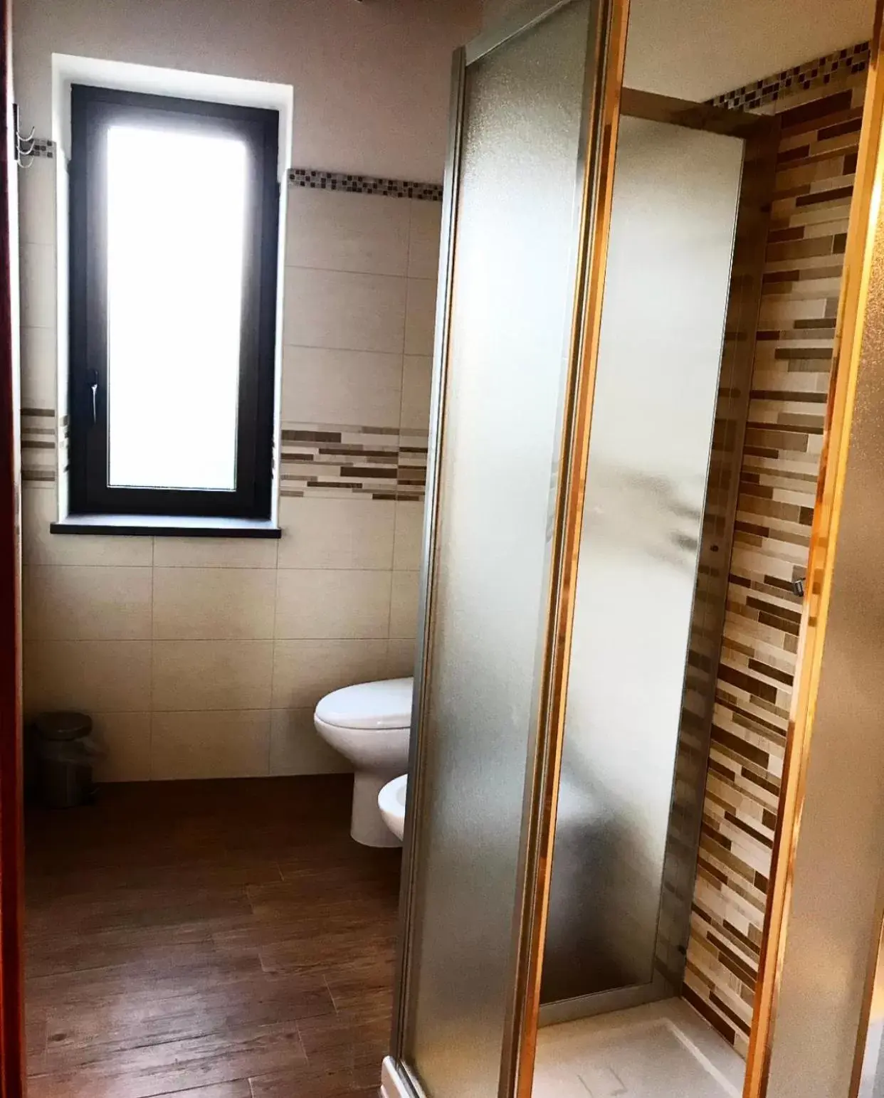 Shower, Bathroom in LA PERGOLA appartamenti
