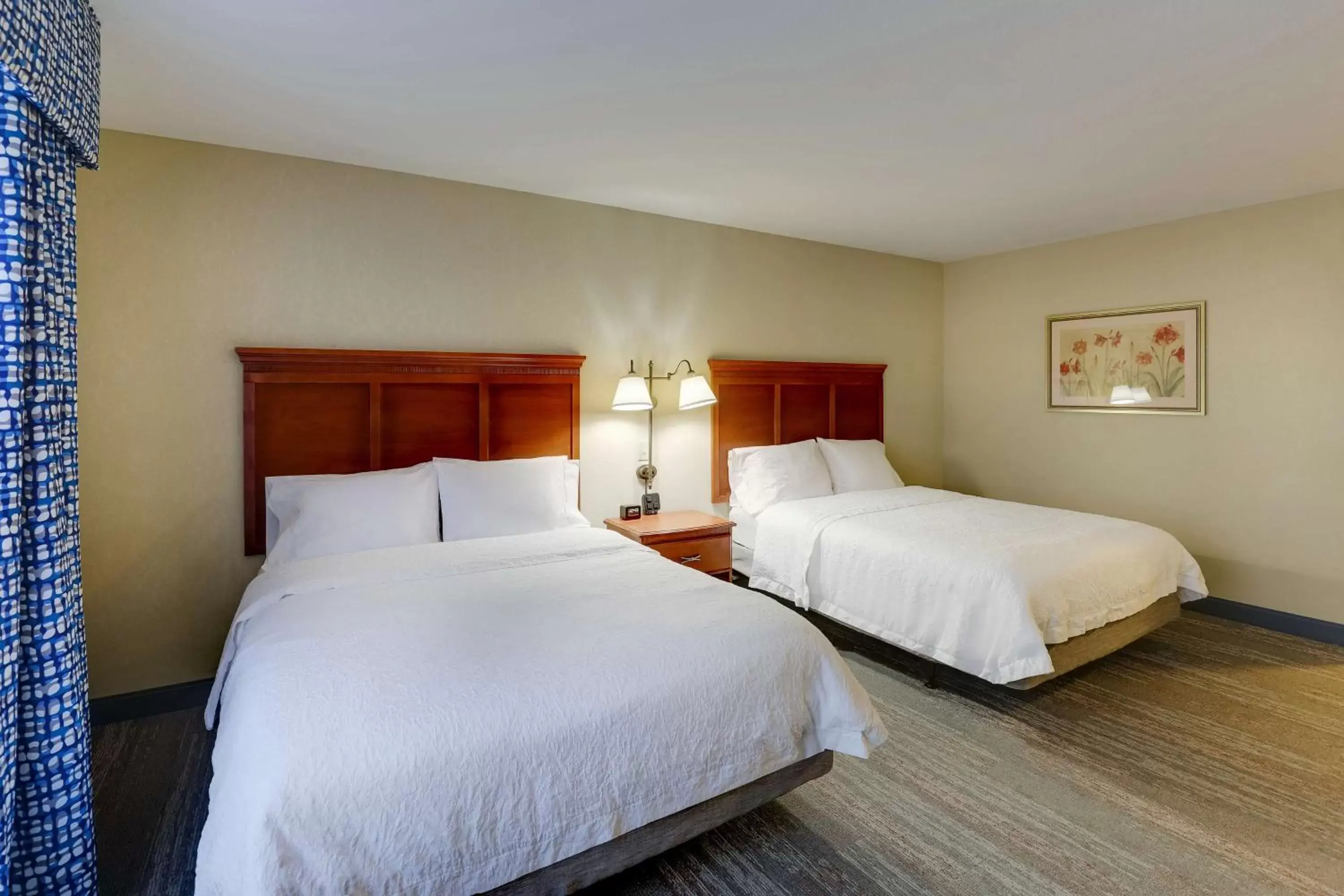 Bed in Hampton Inn & Suites St. Louis - Edwardsville