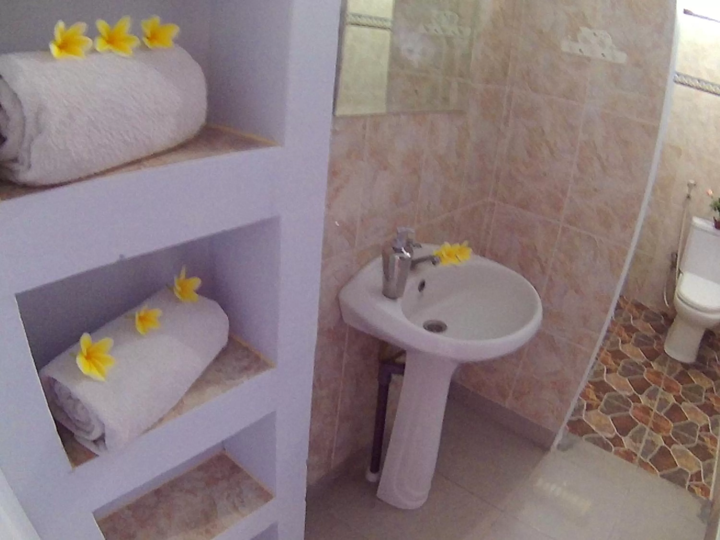 Shower in 24/7 Bed & Breakfast