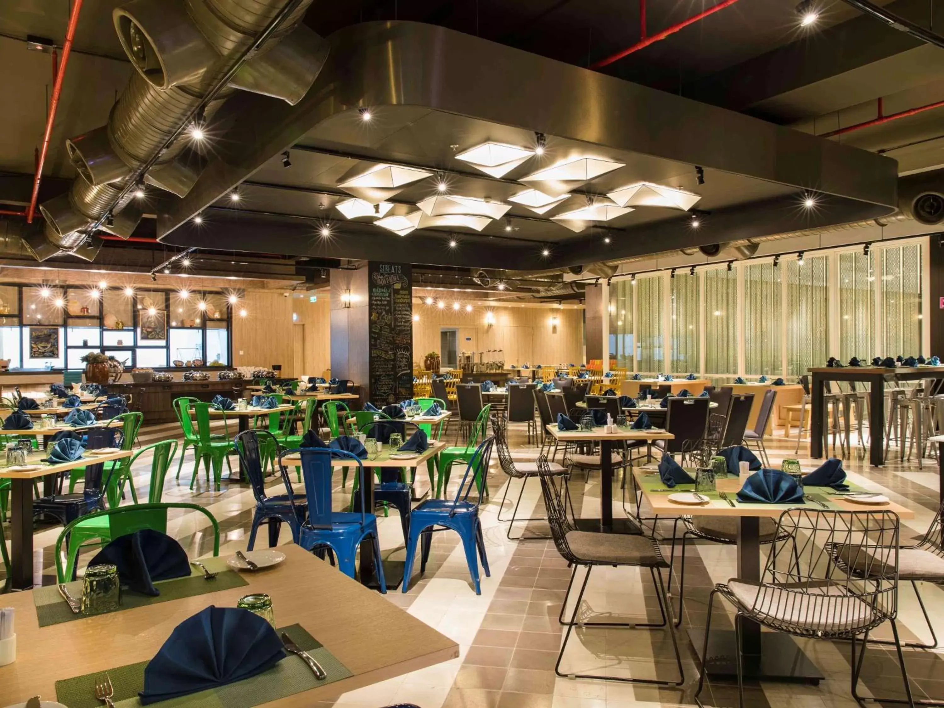 Restaurant/Places to Eat in ibis Styles Nha Trang