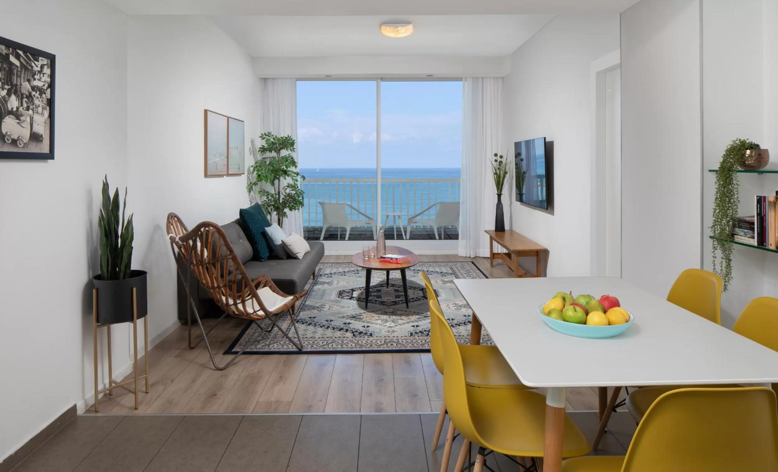 Library in Sea Executive Suites