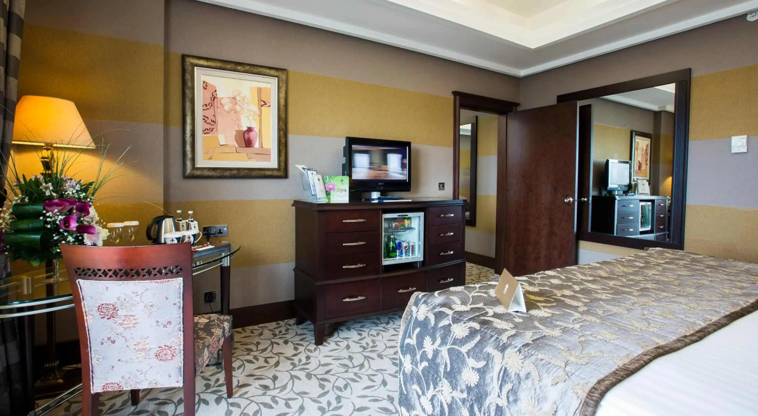 Bed, Seating Area in Merit Lefkosa Hotel & Casino