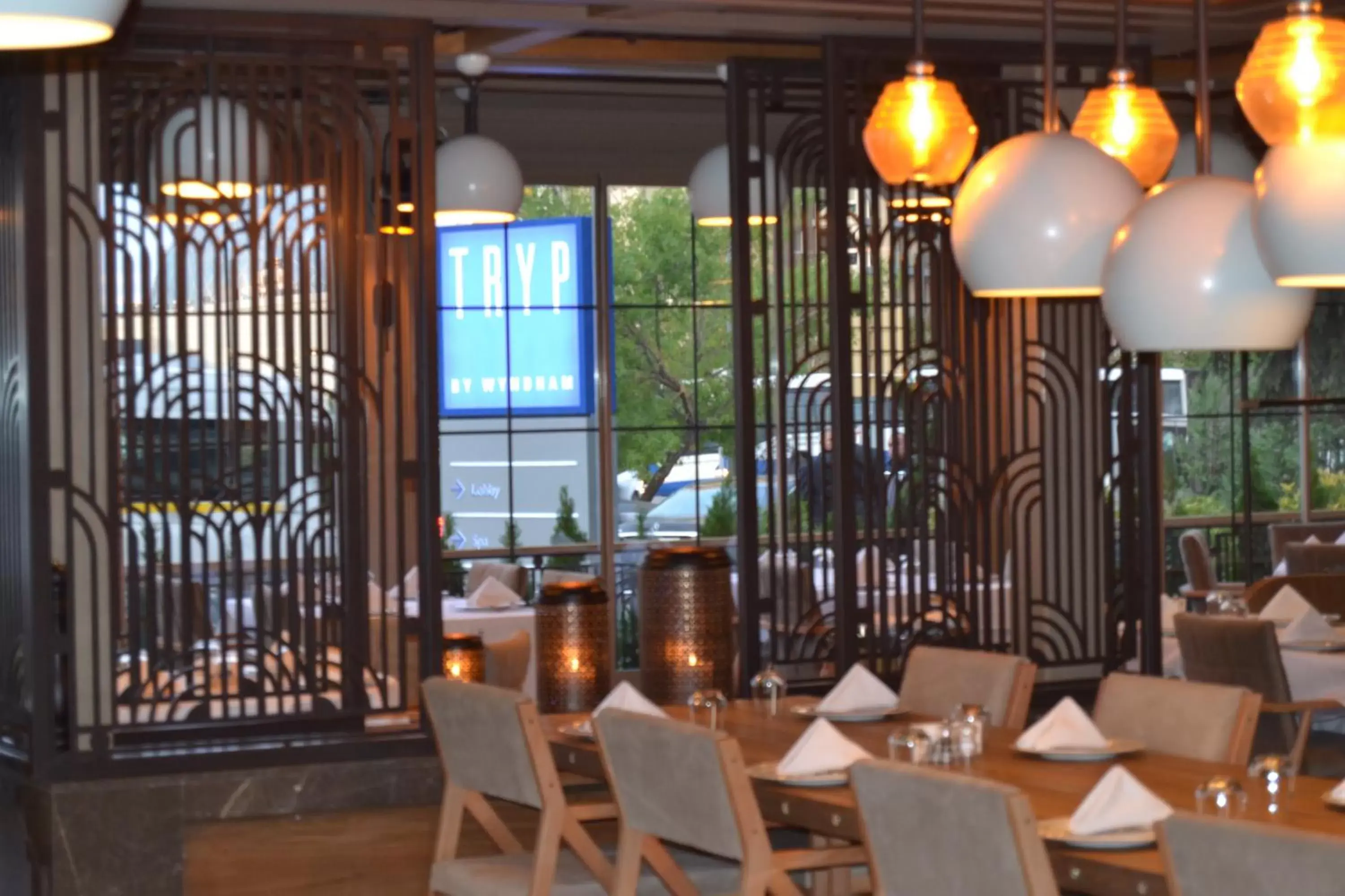 Restaurant/Places to Eat in TRYP by Wyndham Ankara Oran