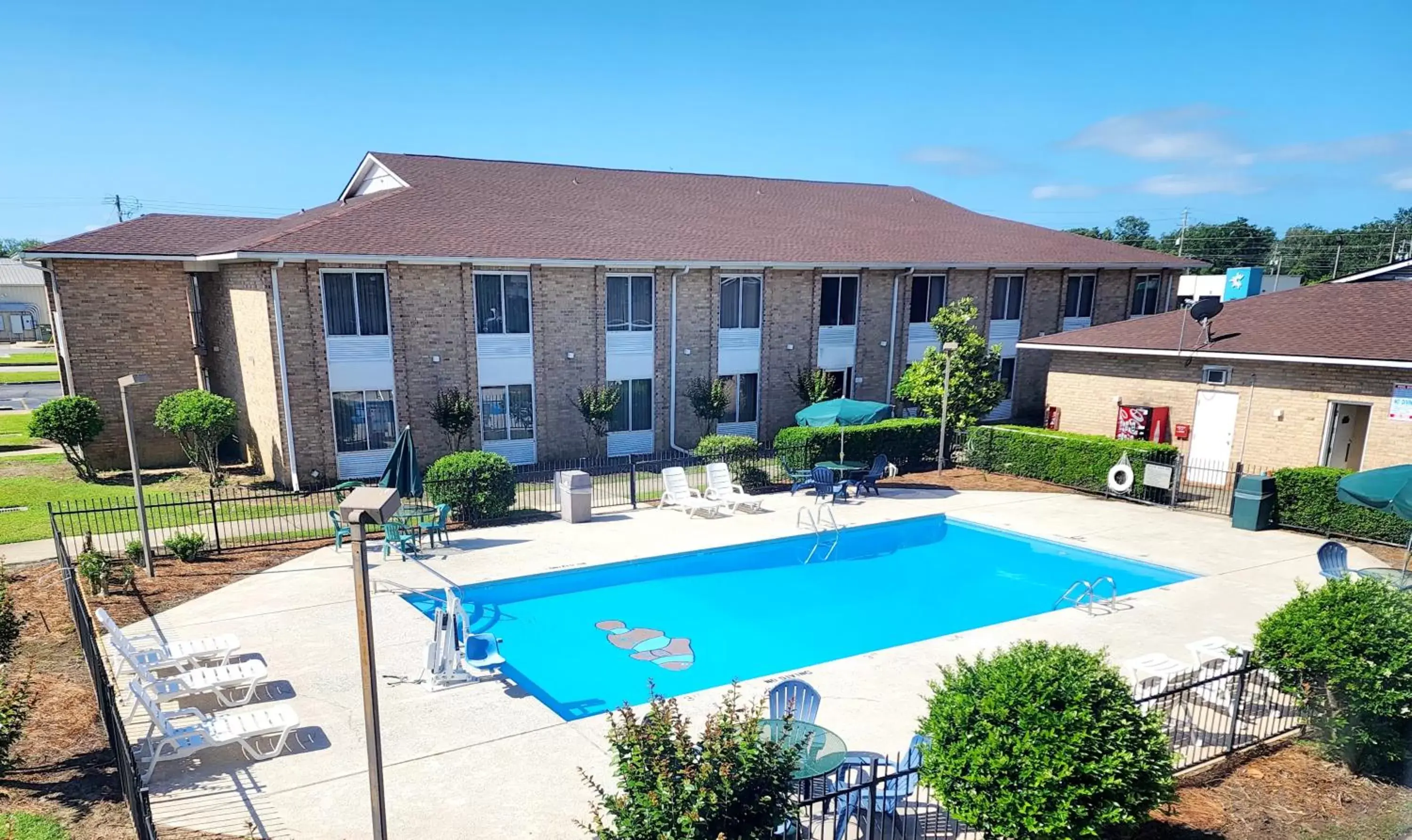 Pool view, Swimming Pool in Americas Best Value Inn & Suites-Foley