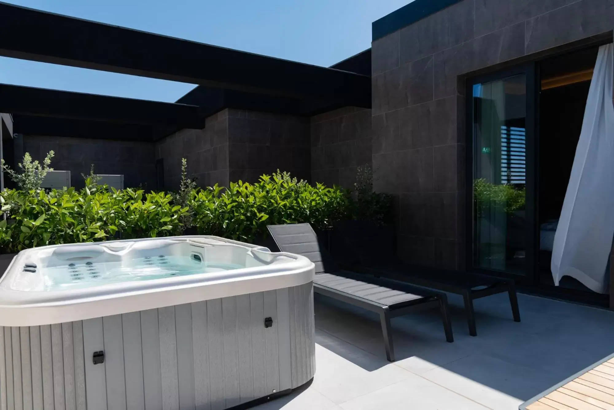 Hot Tub in Modica Boutique Hotel