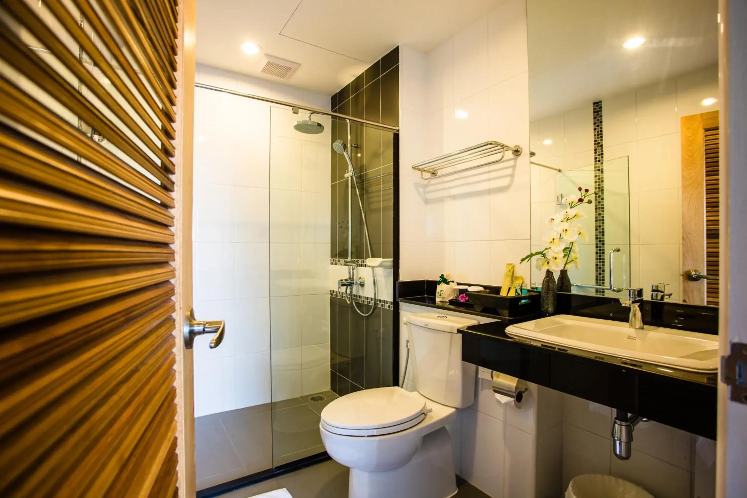 Shower, Bathroom in CRYSTAL JADE  RAYONG HOTEL