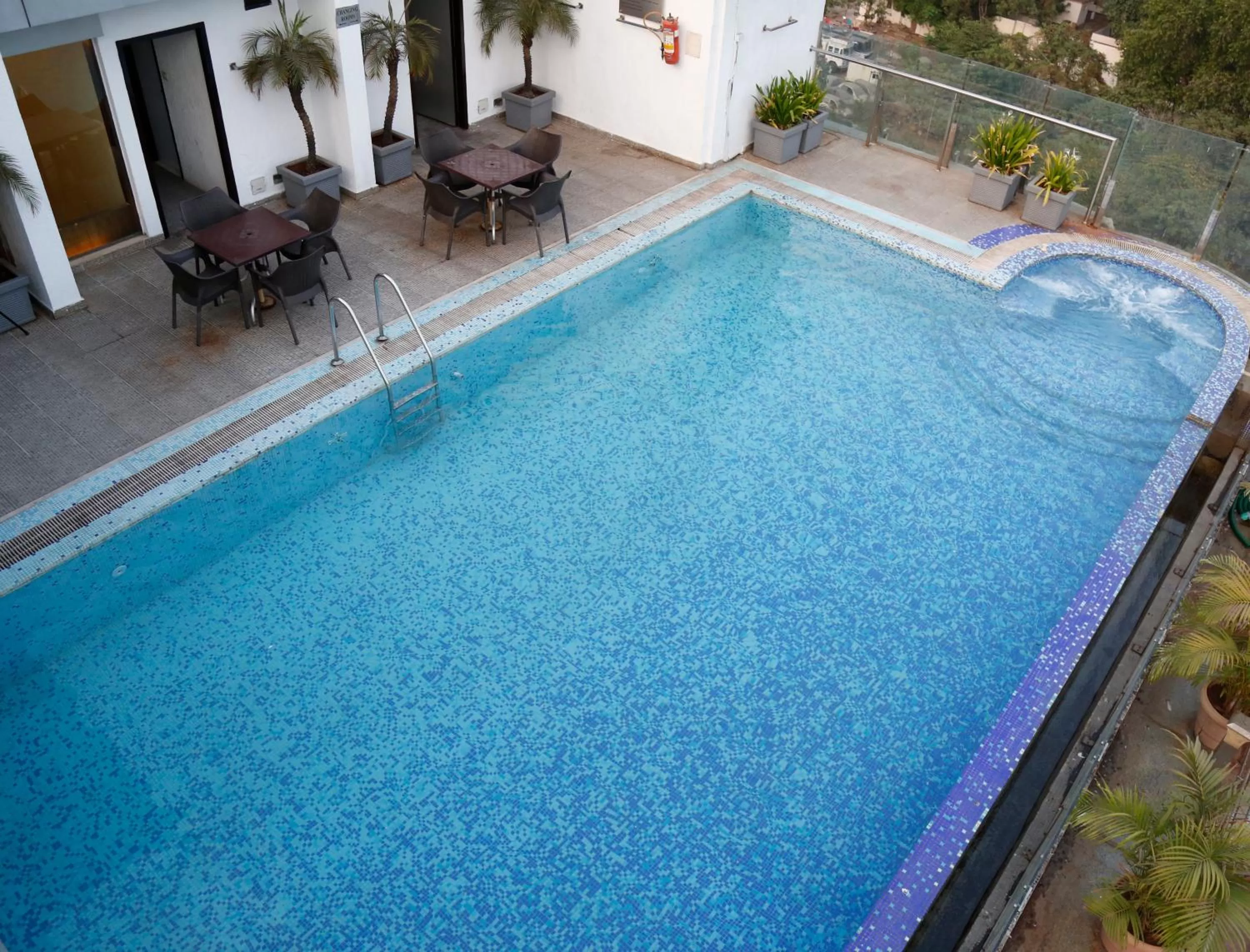 Pool view in Hotel Yogi Midtown