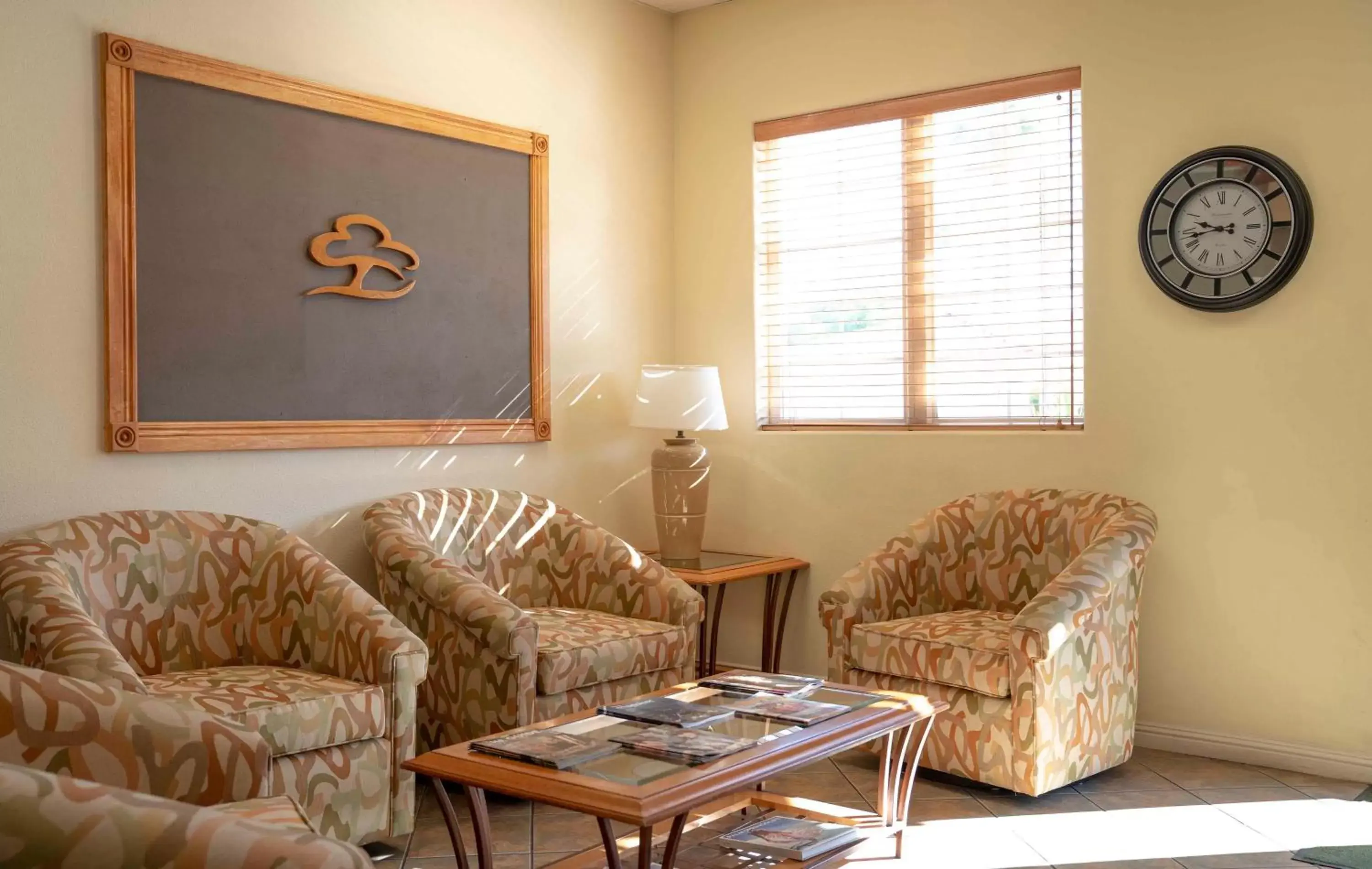 Seating Area in Raintree's Cimarron Golf Resort Palm Springs