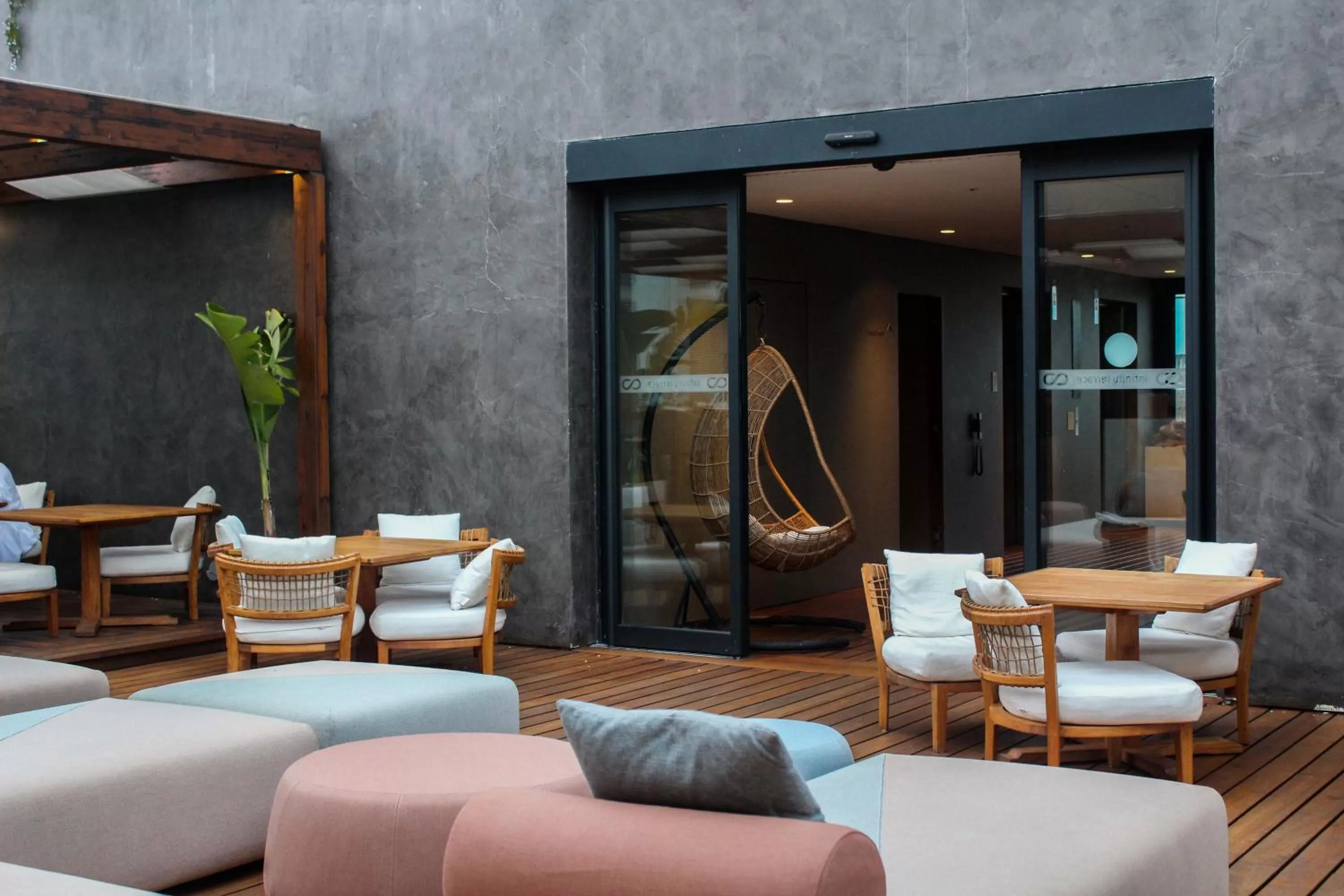 Property building in Lux Lisboa Park