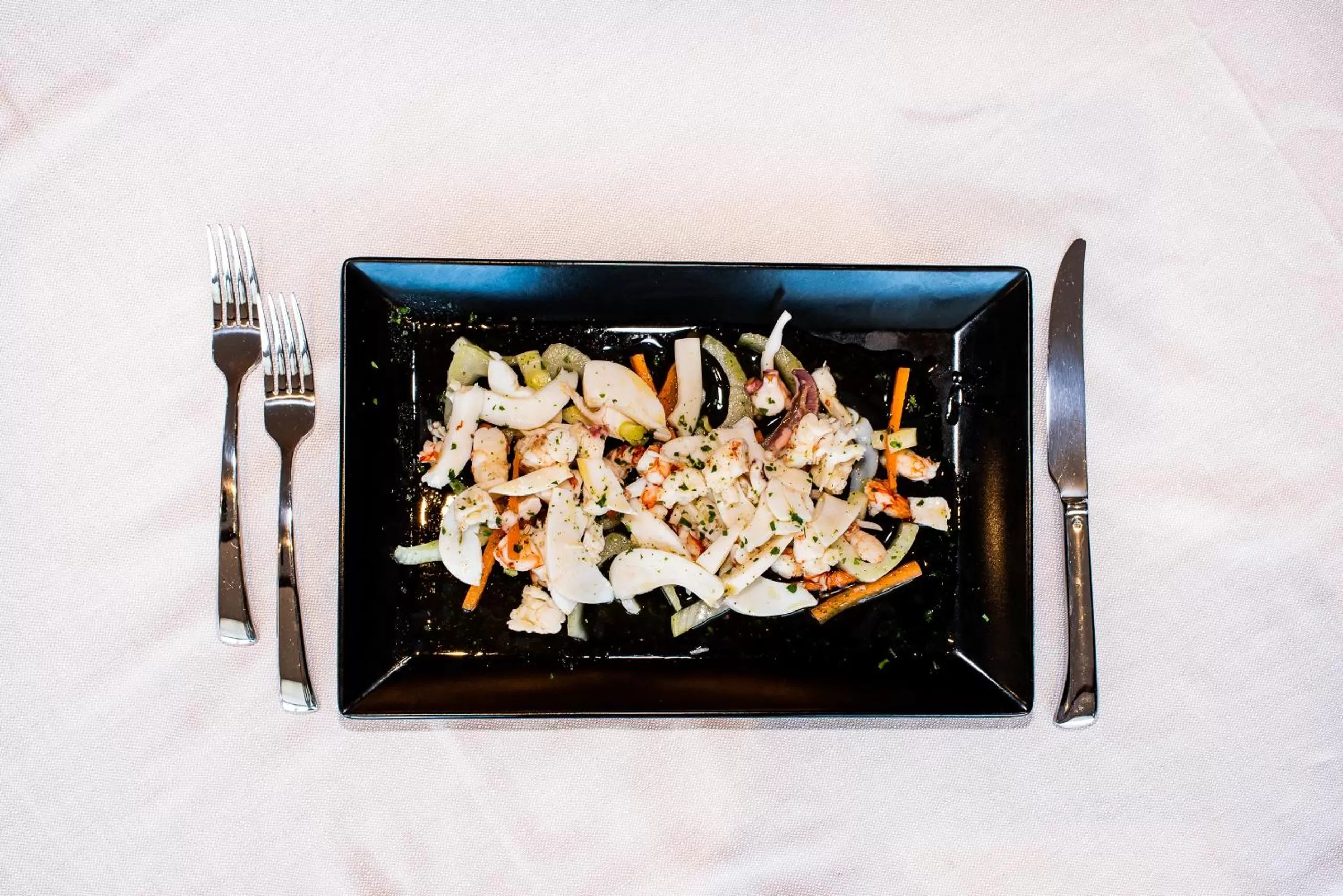 Restaurant/places to eat in M2 Hotel