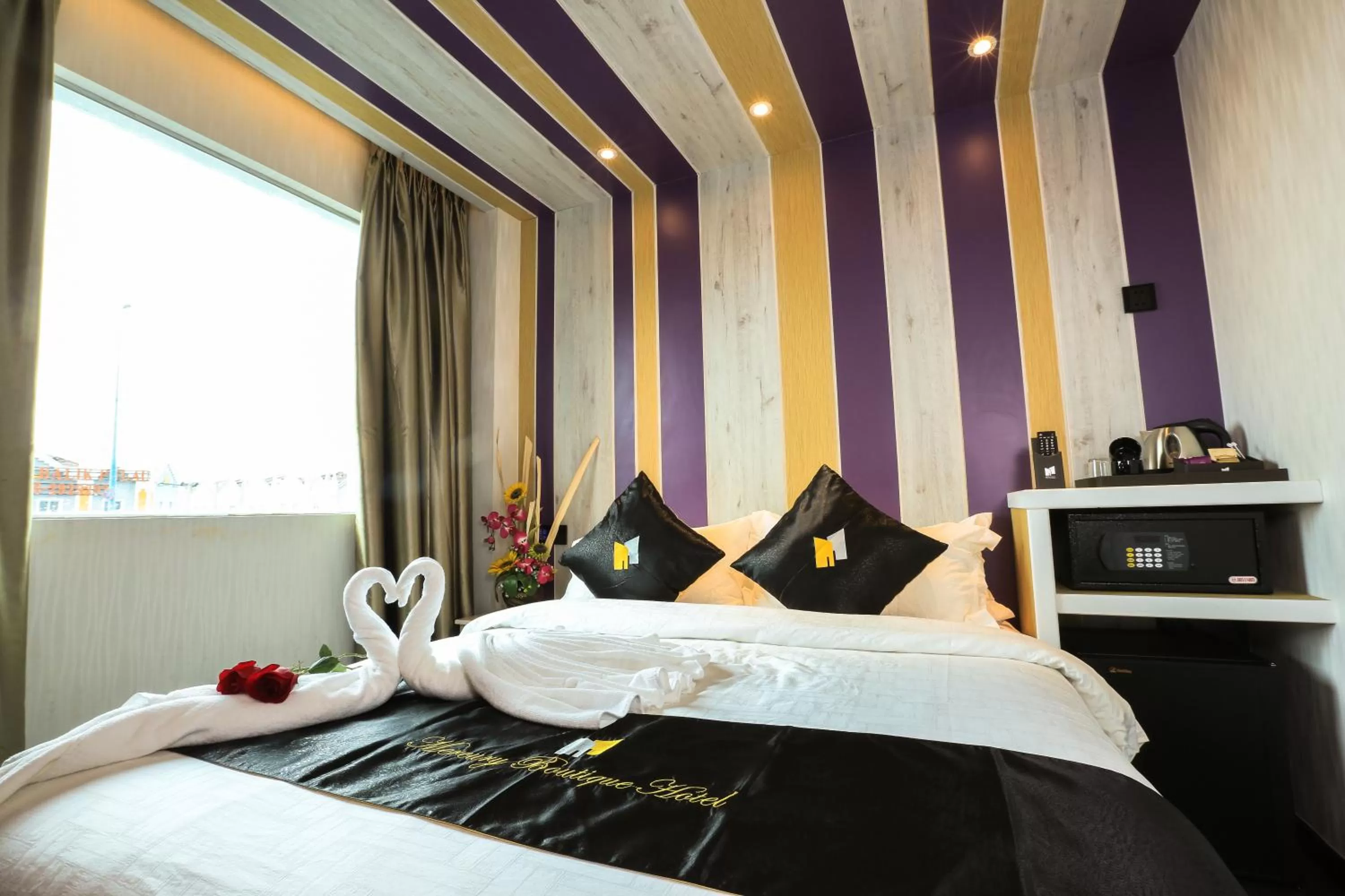 Bedroom, Bed in Mercury Boutique Hotel