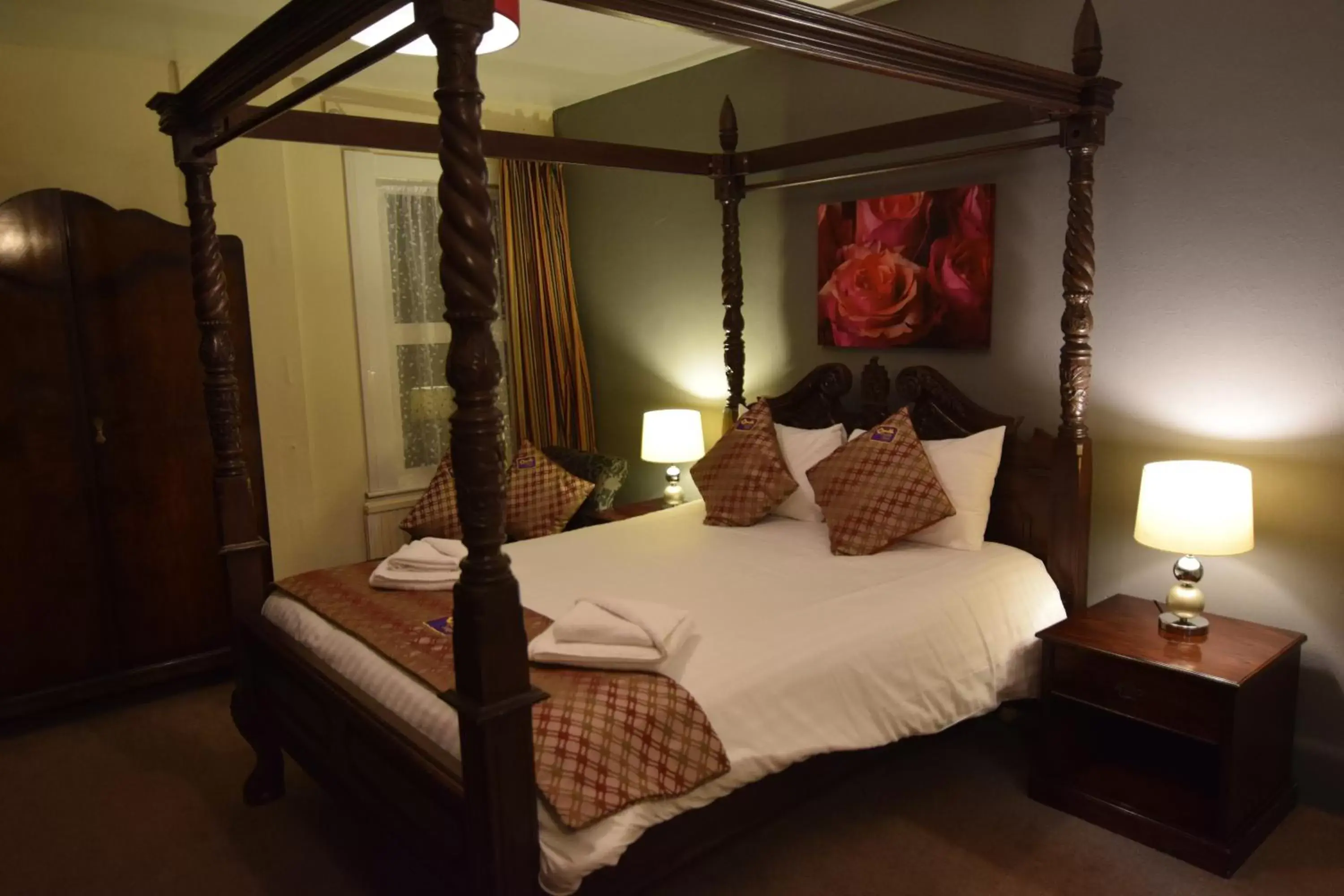 Bedroom, Bed in Castle Lodge