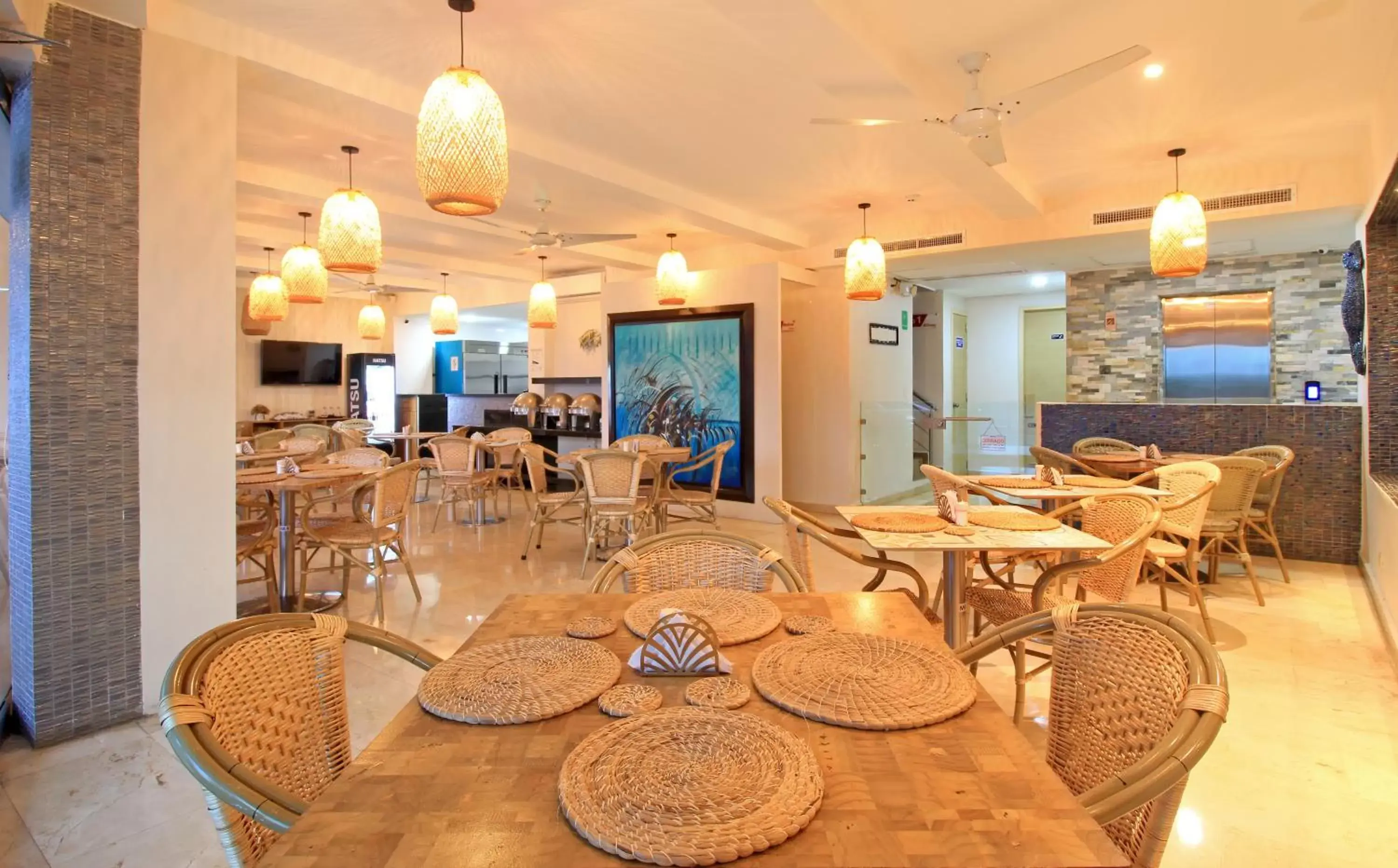 Restaurant/Places to Eat in Hotel Summer Frente Al Mar