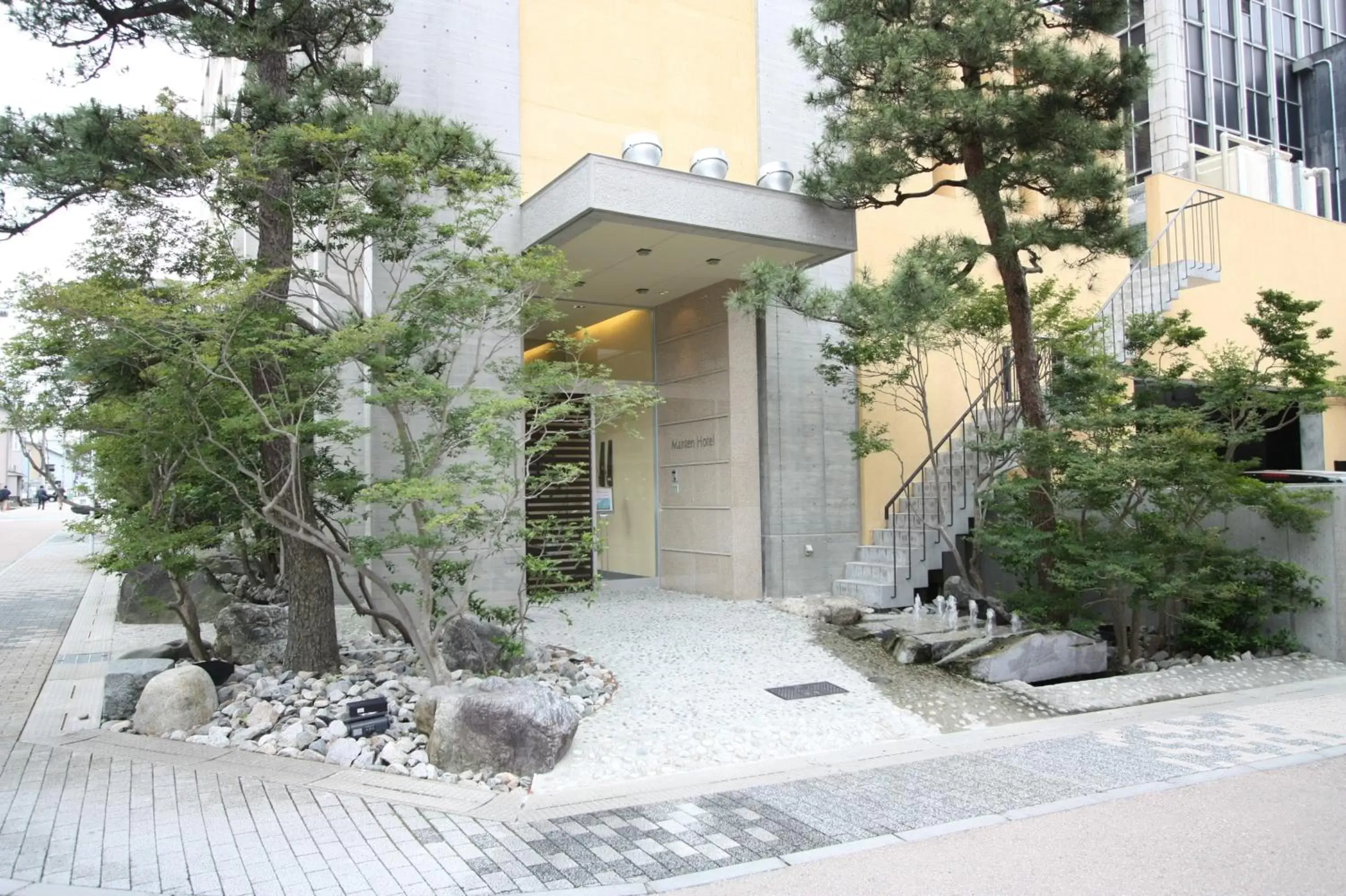 Facade/entrance, Property Building in Uozu Manten Hotel Ekimae