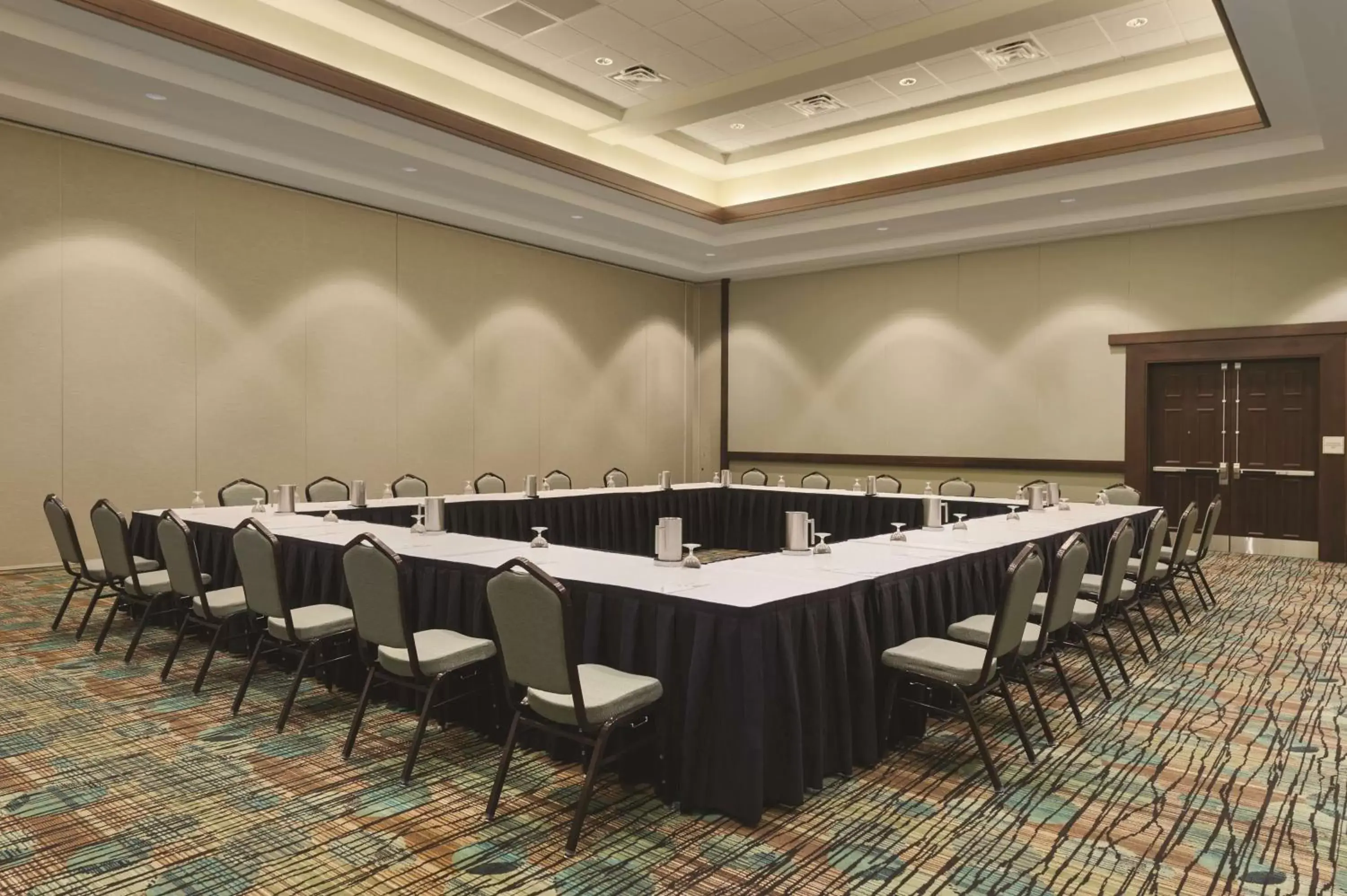 Dining area in Embassy Suites by Hilton Orlando Lake Buena Vista South